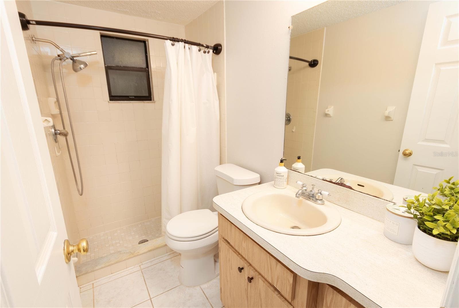 owners en-suite - 7245 KNOLL DR, NEW PORT RICHEY