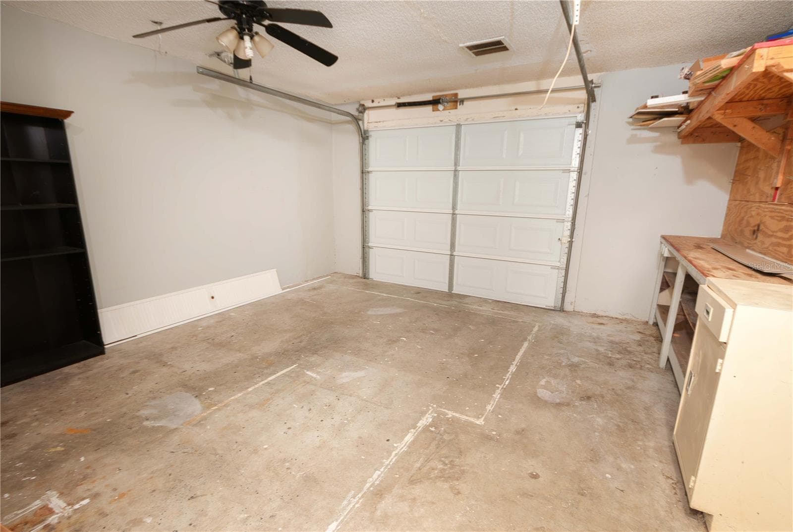 oversized garage - 7245 KNOLL DR, NEW PORT RICHEY