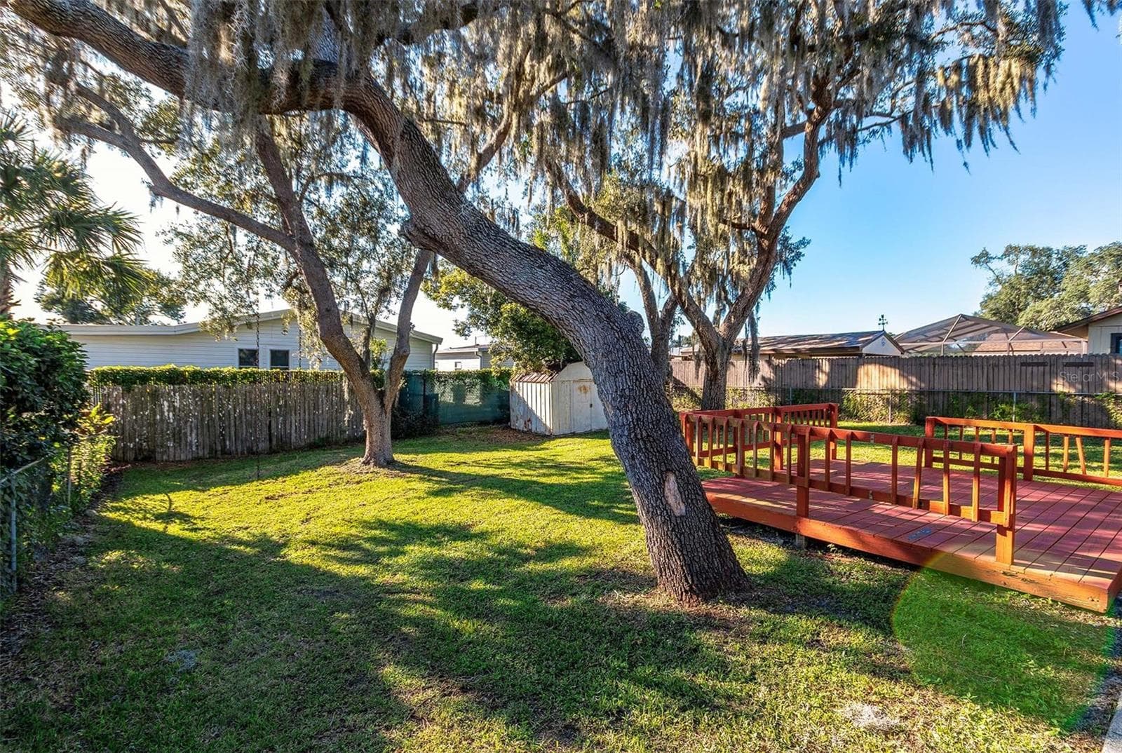 your peaceful backyard retreat - 7245 KNOLL DR, NEW PORT RICHEY
