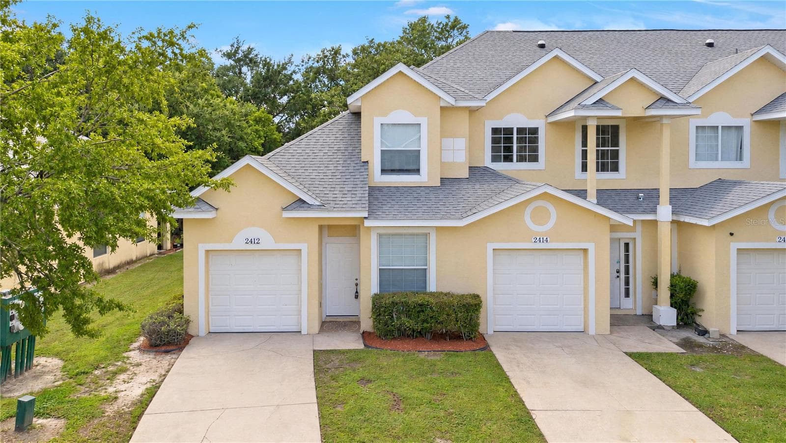 Townhouse at 2412 TEMPLE GROVE LN, KISSIMMEE, photo 2 of 33