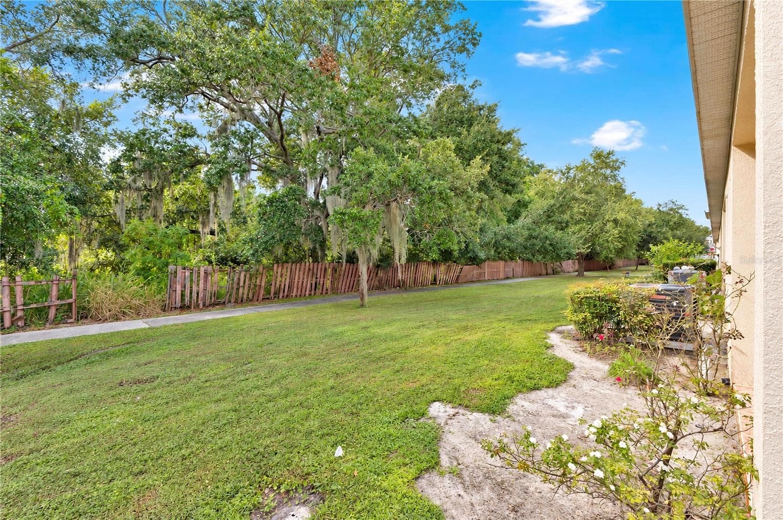 Townhouse at 2412 TEMPLE GROVE LN, KISSIMMEE, photo 24 of 33