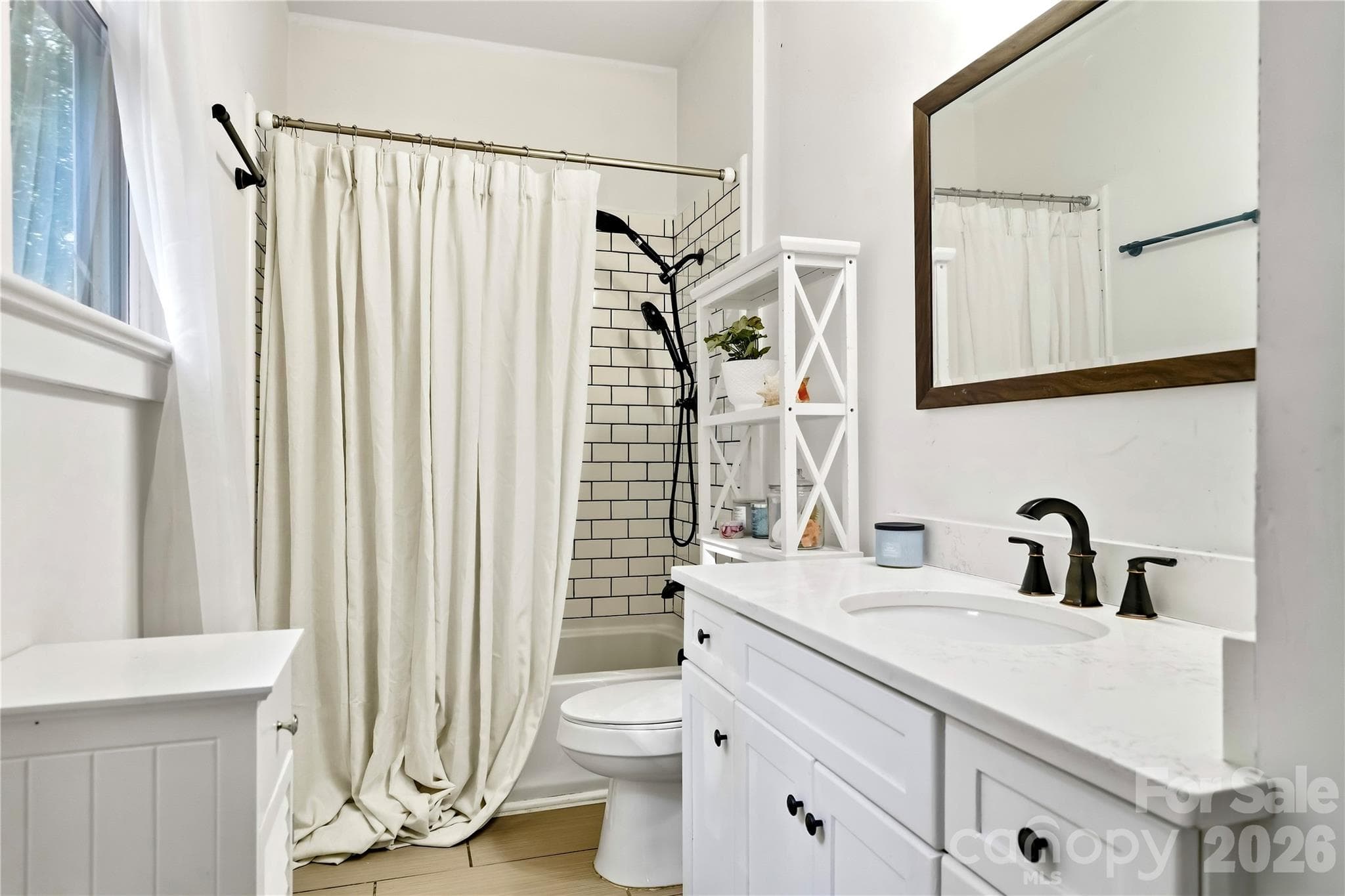 Bathroom Suite- Upstairs - 9560 Harvest Lane, Davidson