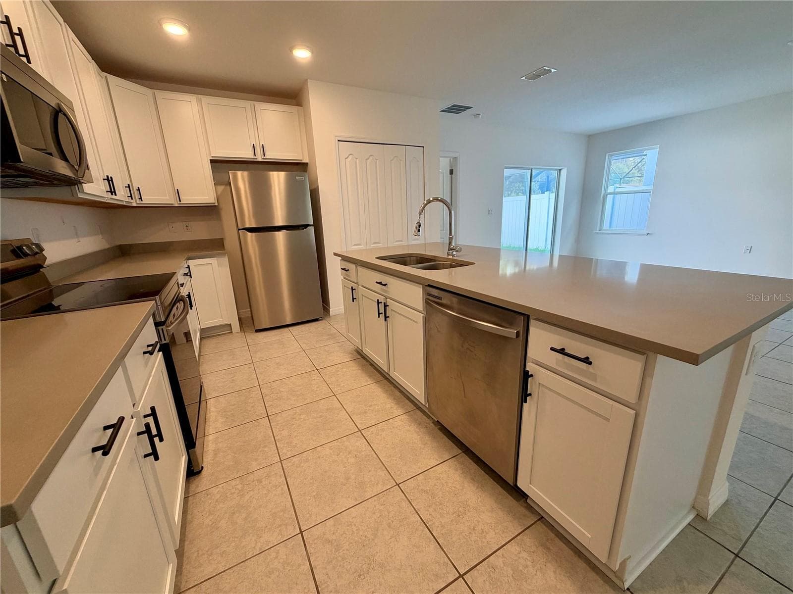 Single Family Residence at 2021 CANTON PARK DR, WINTER HAVEN, photo 11 of 92