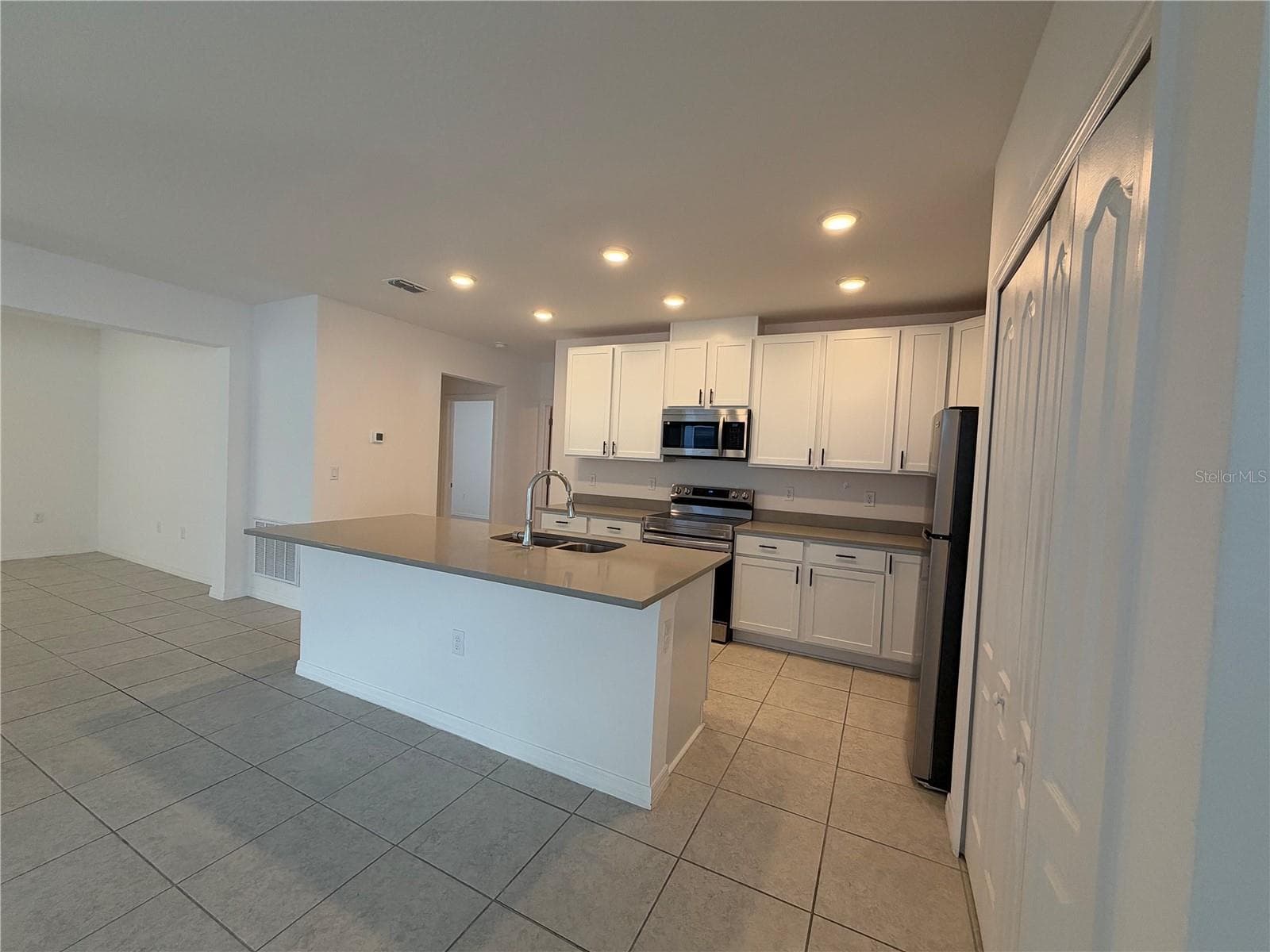 Single Family Residence at 2021 CANTON PARK DR, WINTER HAVEN, photo 25 of 92