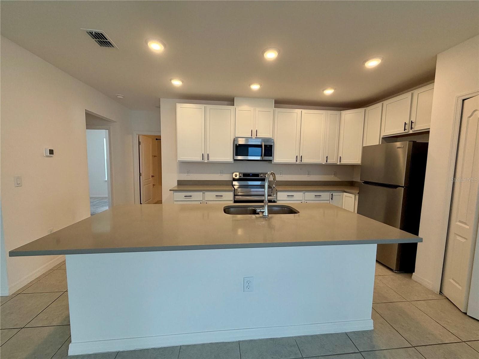 Single Family Residence at 2021 CANTON PARK DR, WINTER HAVEN, photo 27 of 92