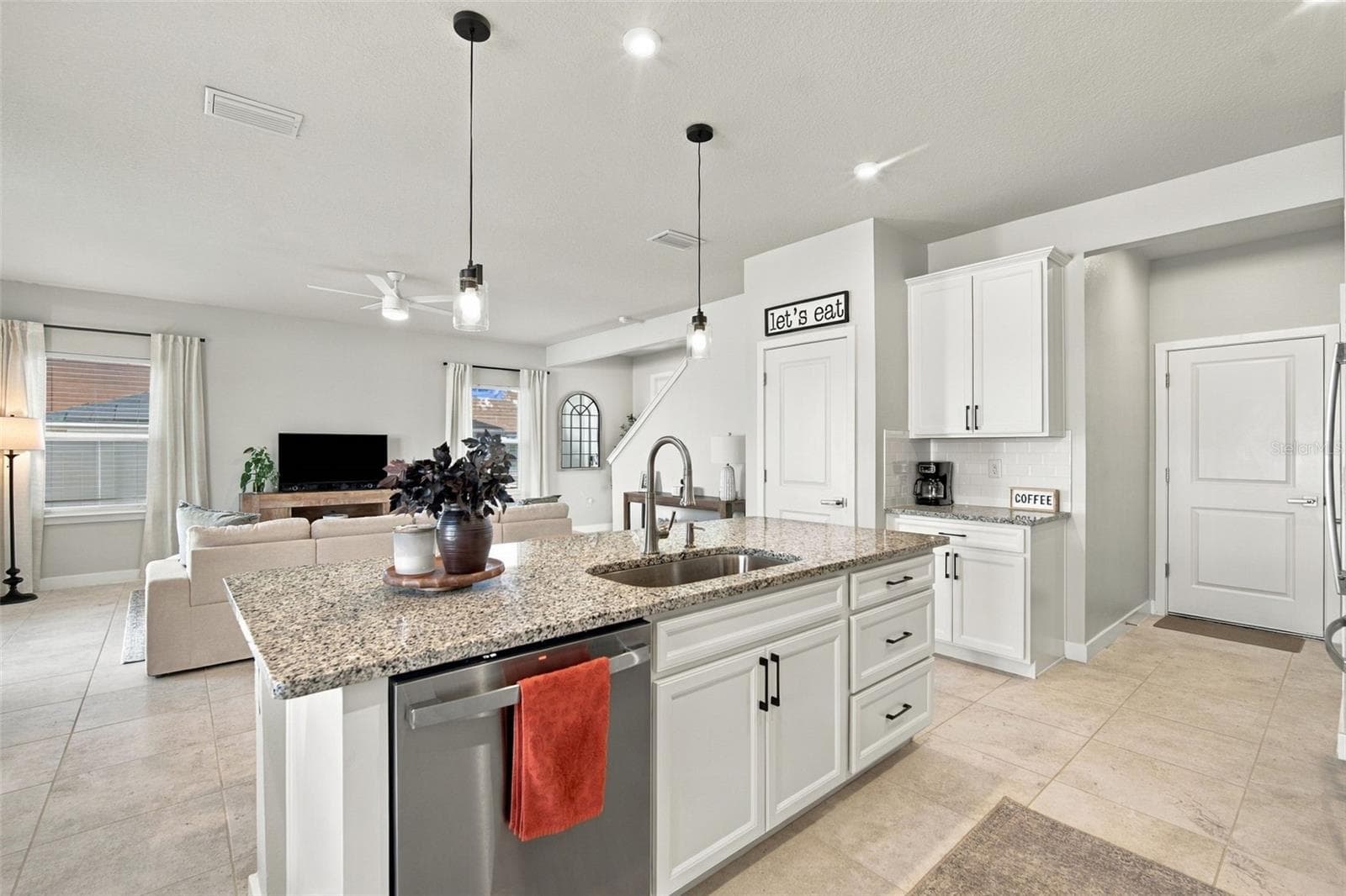 Single Family Residence at 2573 WHITE LADYFISH RD, WIMAUMA, photo 15 of 58