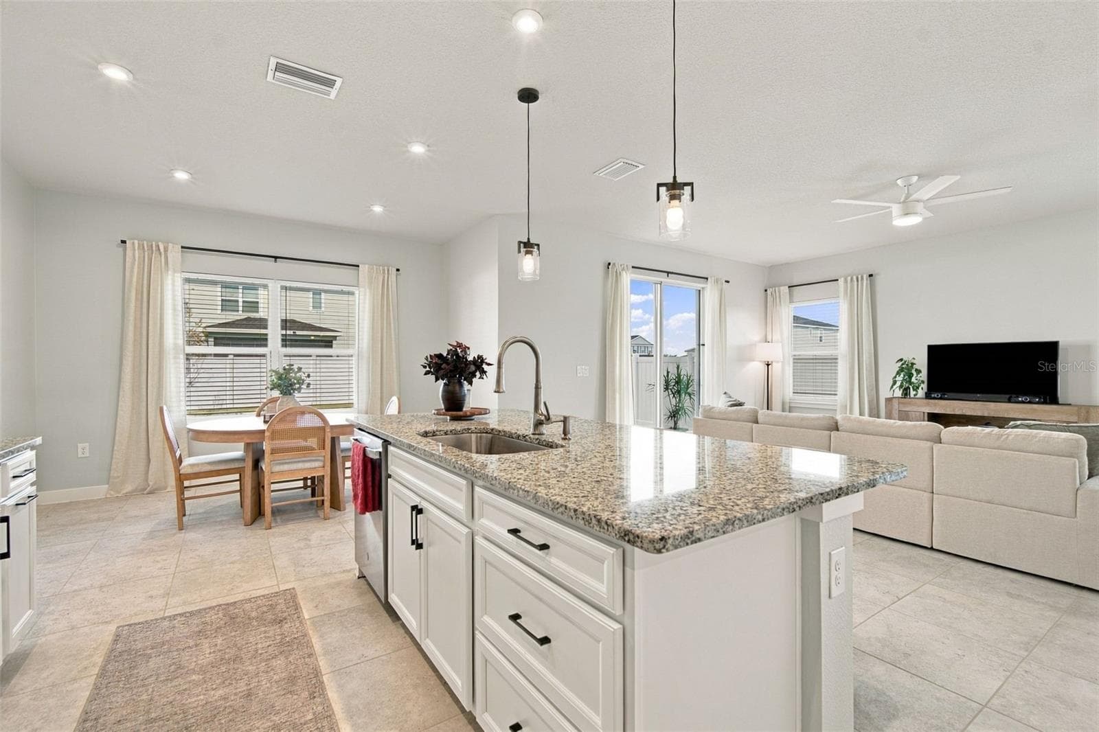 Single Family Residence at 2573 WHITE LADYFISH RD, WIMAUMA, photo 16 of 58