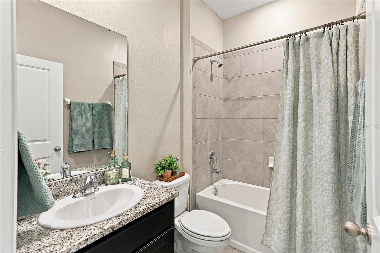 Guest Bathroom - 33310 MAJOR OAK DR, WESLEY CHAPEL