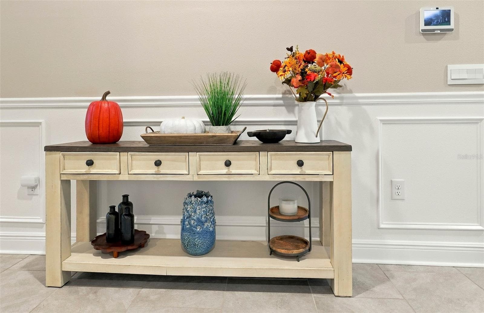 Front- Entrance Decorative Wall Molding With Chair Rails - 33310 MAJOR OAK DR, WESLEY CHAPEL