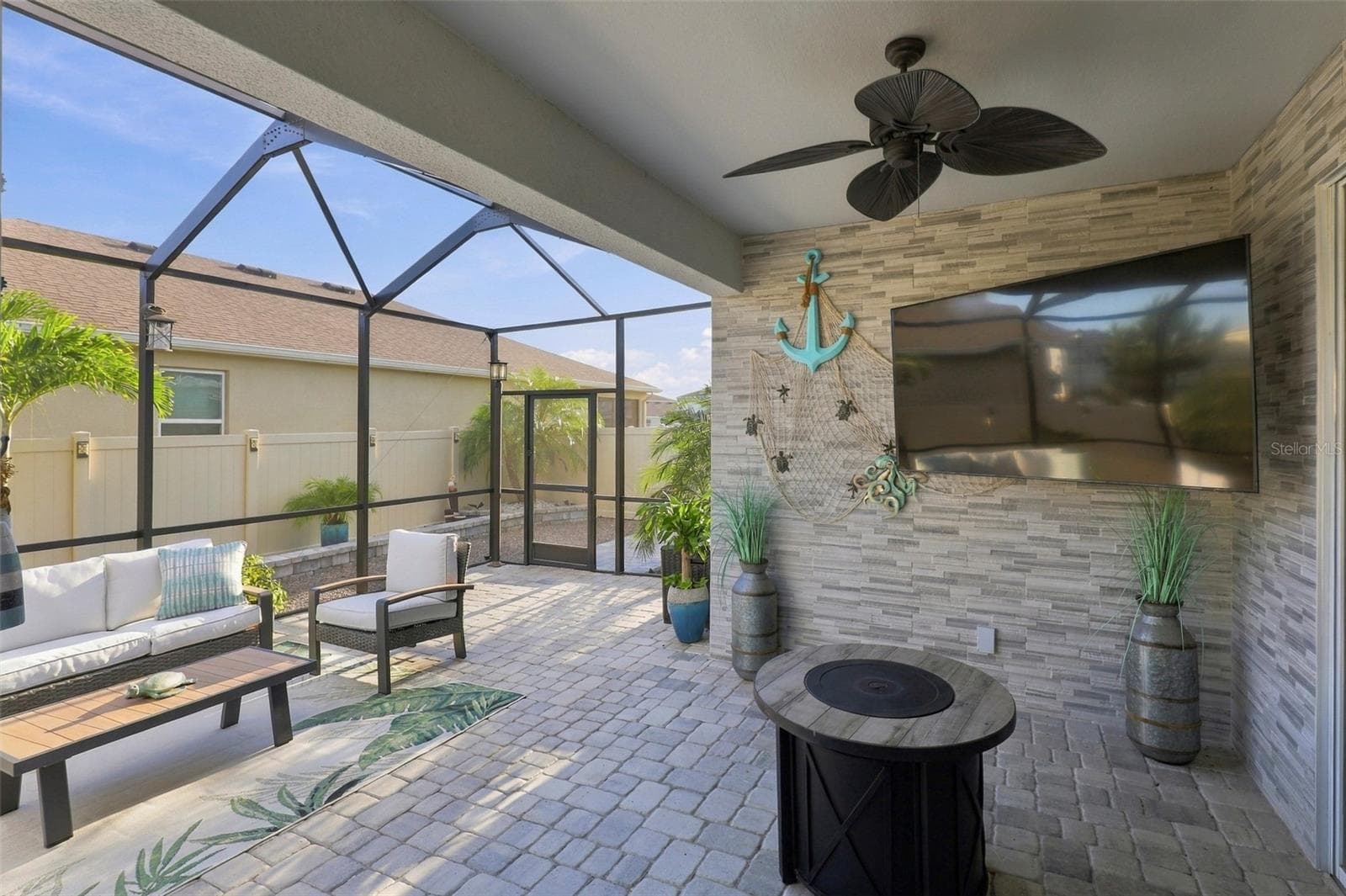 Covered Lanai with Ceiling Fan and Spacious Seating Area - 33310 MAJOR OAK DR, WESLEY CHAPEL