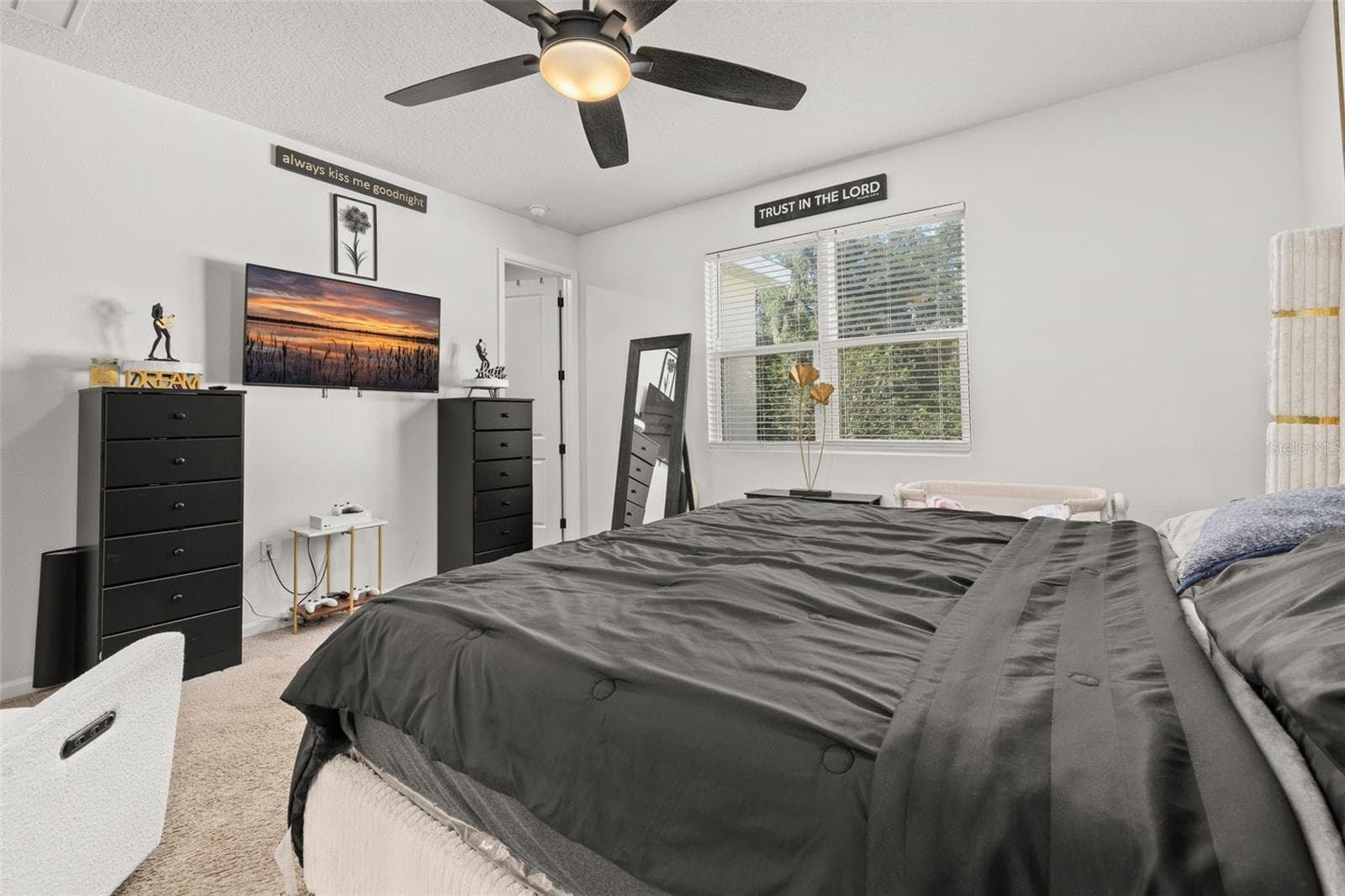 Single Family Residence at 5240 MEADOW SONG DR, OKAHUMPKA, photo 18 of 54