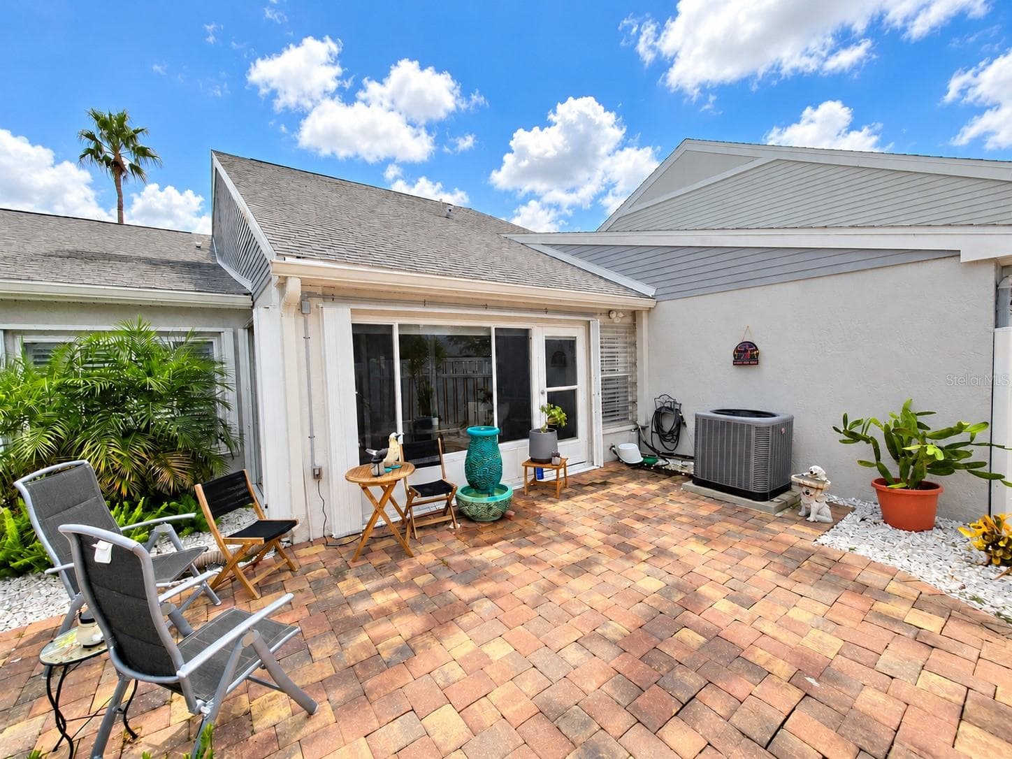 Private Back courtyard - 3411 52ND AVENUE CIR W, BRADENTON