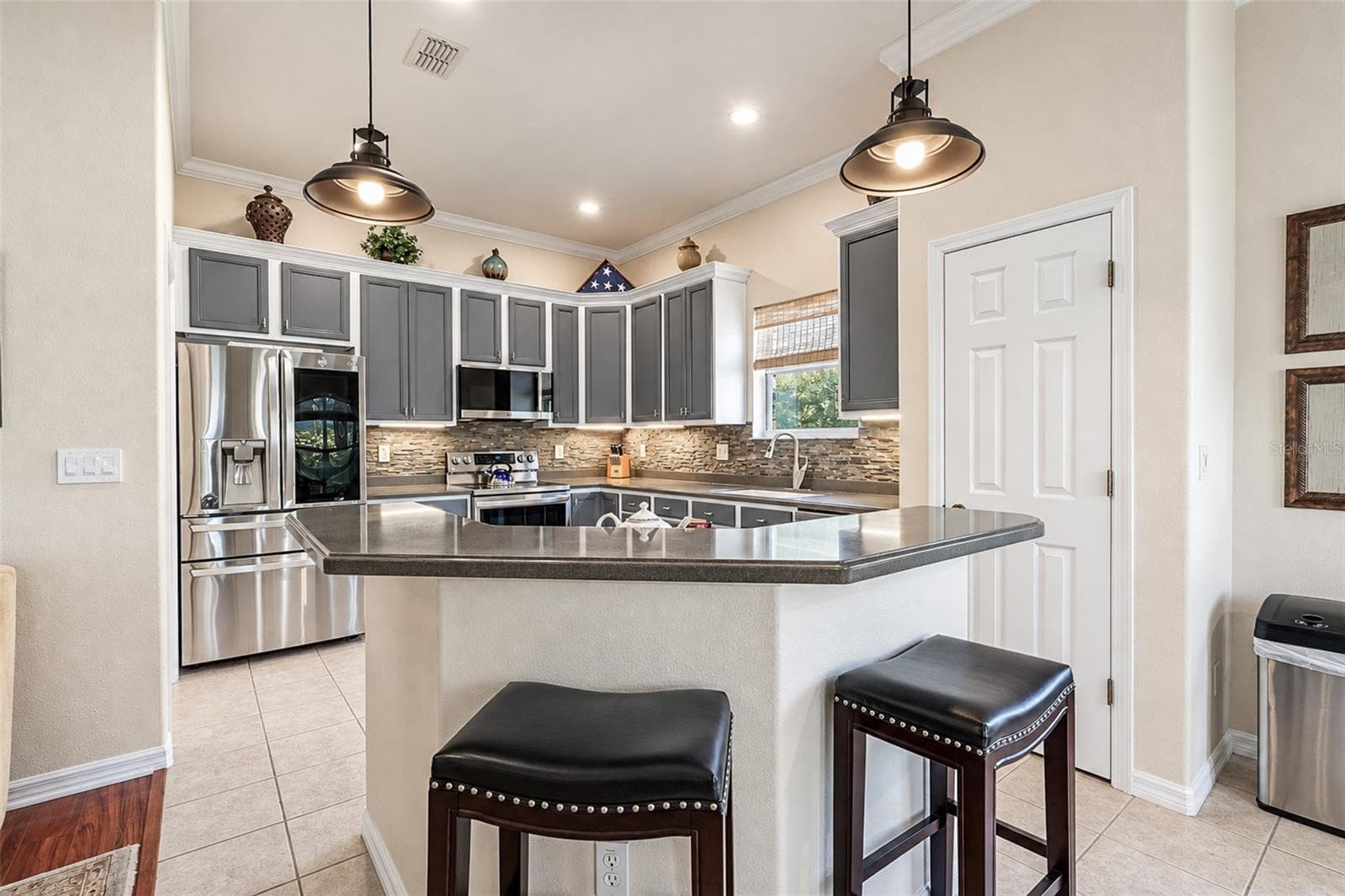 Single Family Residence at 25520 MAUREPAS LN, LEESBURG, photo 9 of 31