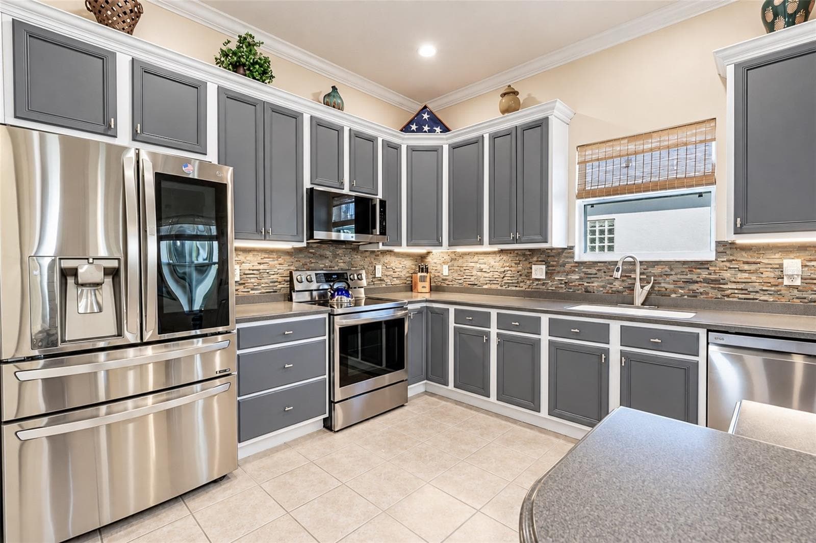 Single Family Residence at 25520 MAUREPAS LN, LEESBURG, photo 10 of 31
