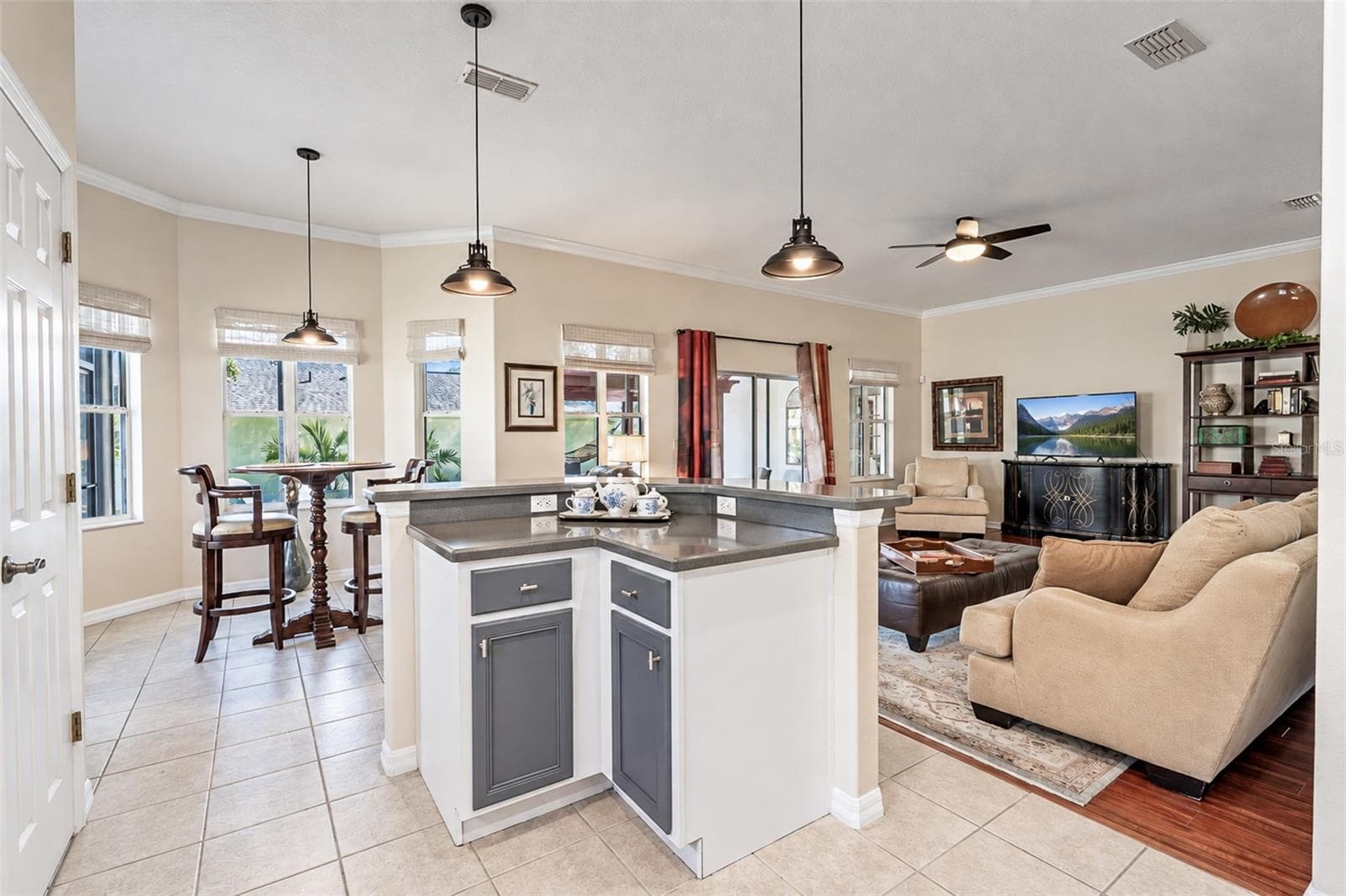 Single Family Residence at 25520 MAUREPAS LN, LEESBURG, photo 13 of 31