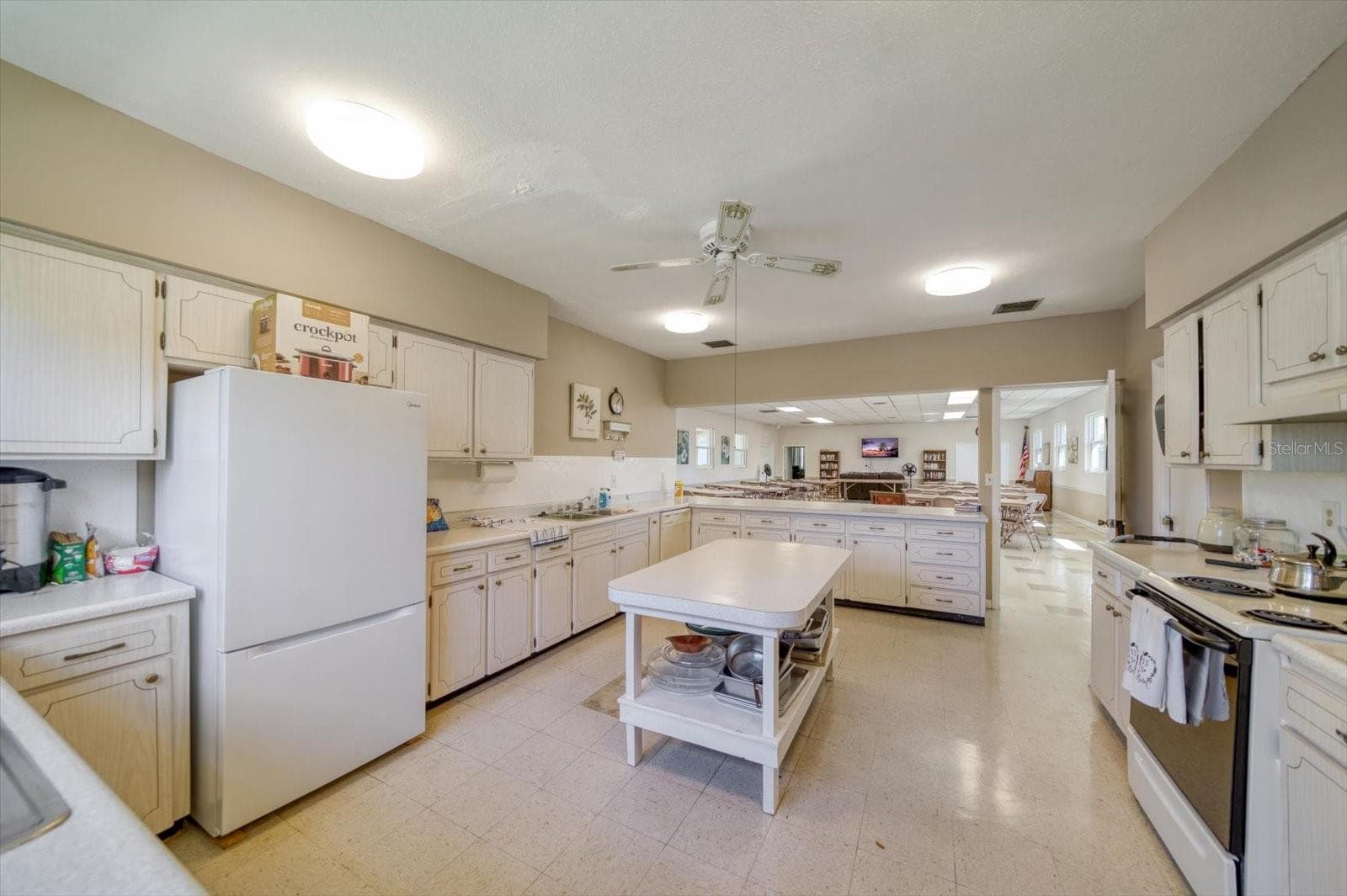 Clubhouse kitchen - 1442 NORMANDY PARK DR #6, CLEARWATER