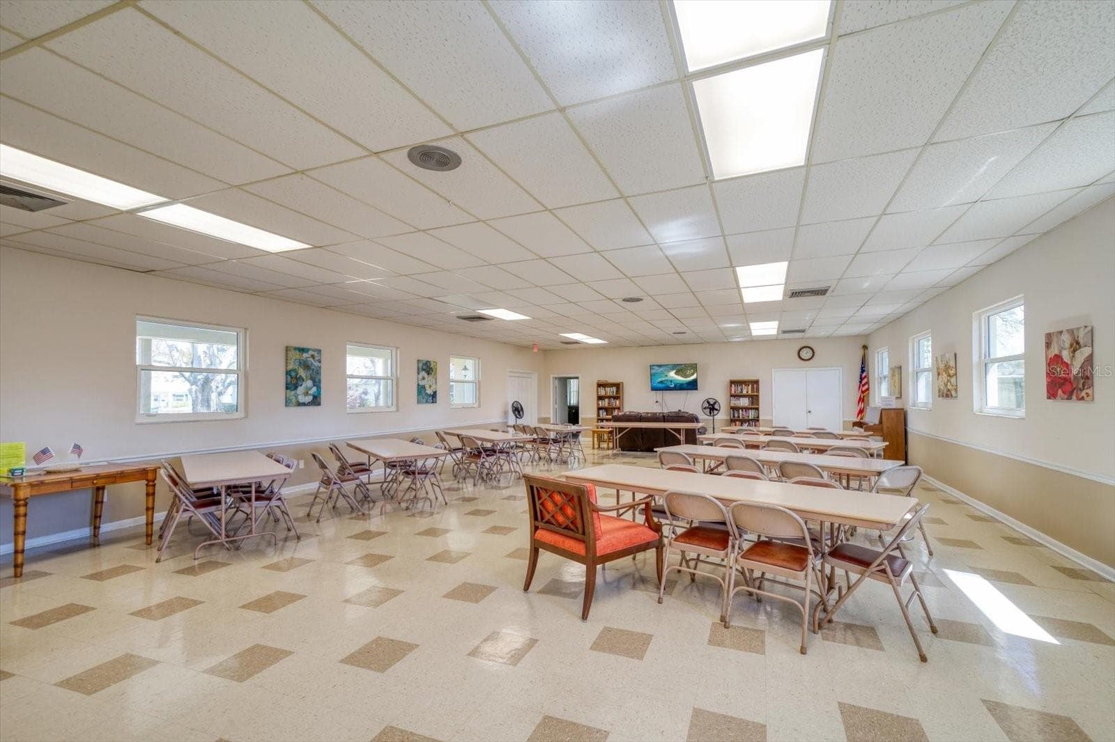 Clubhouse gathering room - 1442 NORMANDY PARK DR #6, CLEARWATER