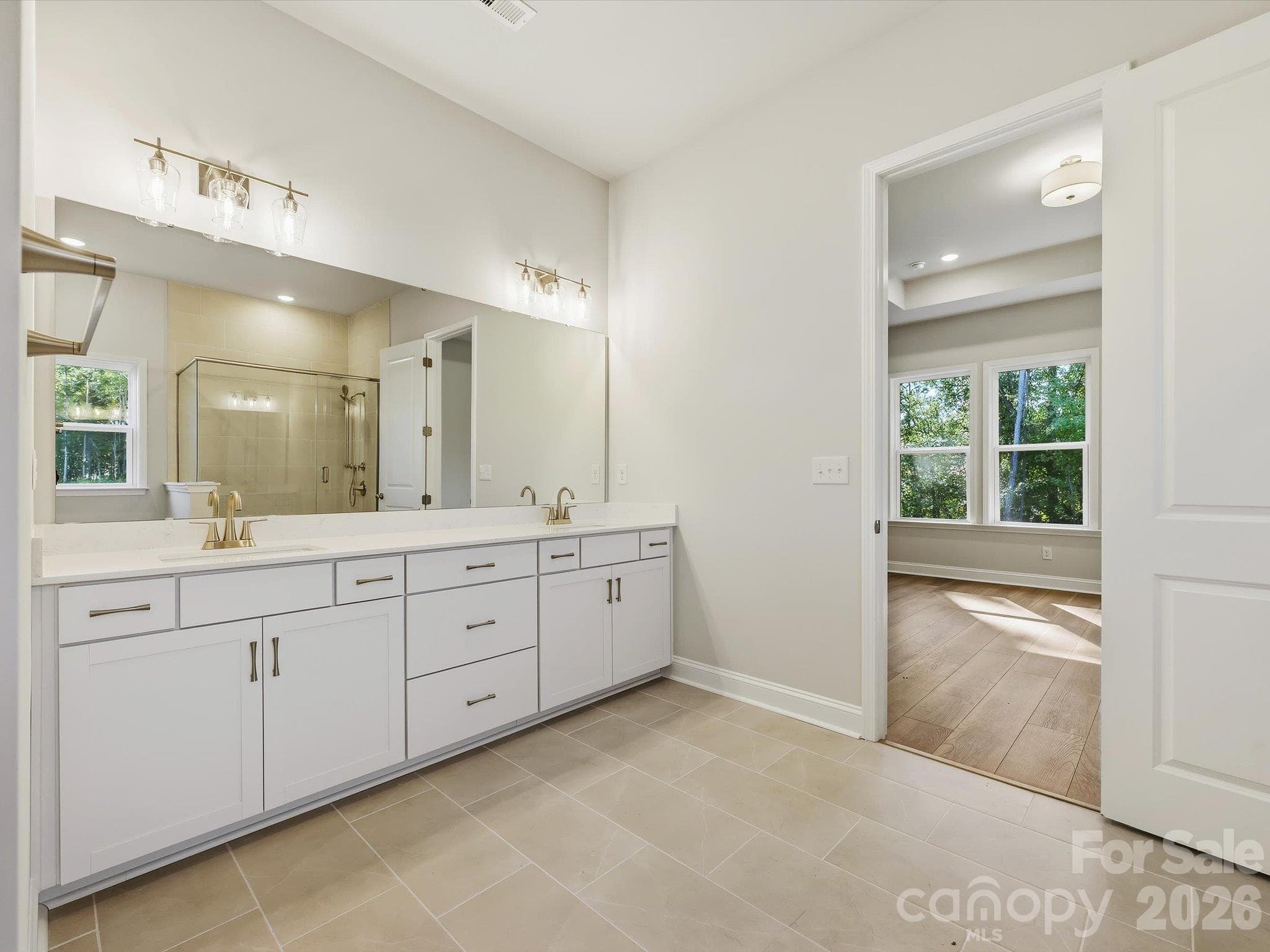 Owner's bathroom - 344 Portree Street, Rock Hill