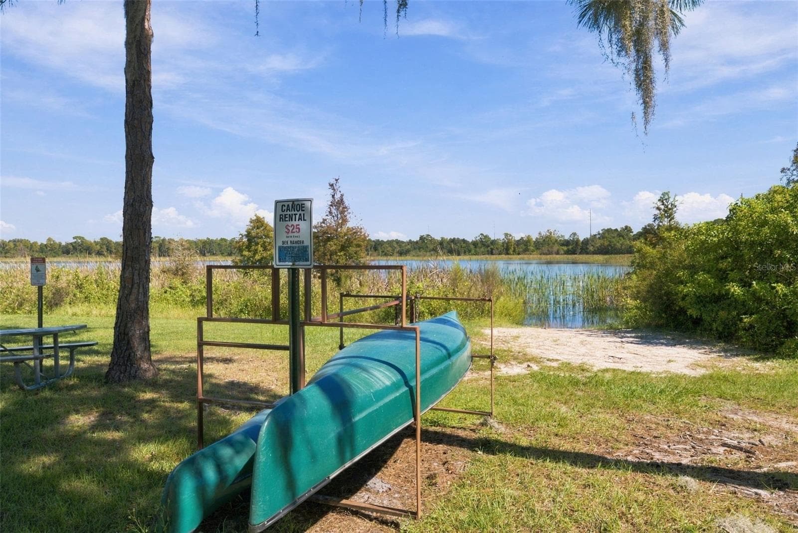 Lake Park - Canoe rentals - 16136 FOXFIRE DR, TAMPA