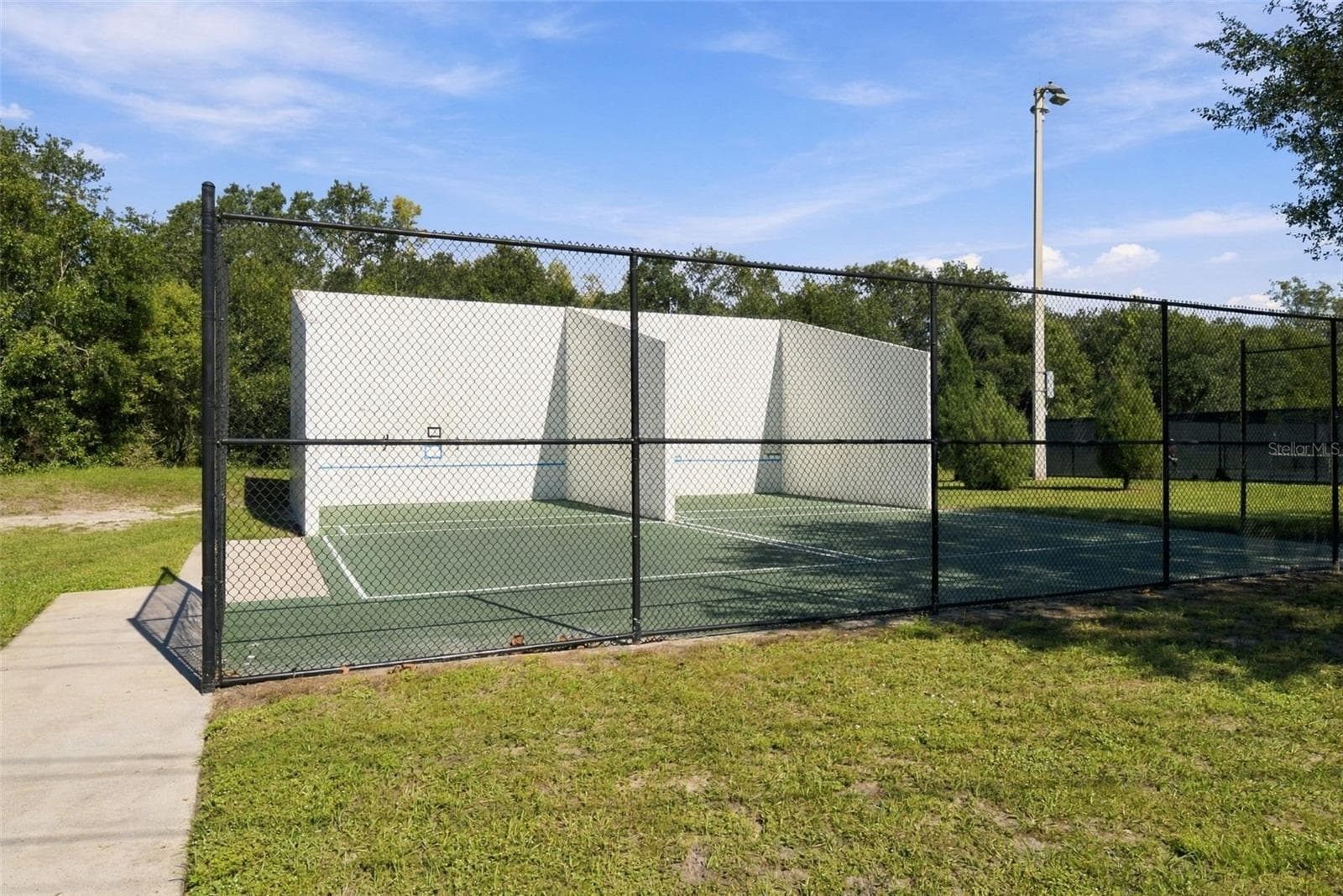 North Lakes Park and Sports Complex - racquetball courts - 16136 FOXFIRE DR, TAMPA
