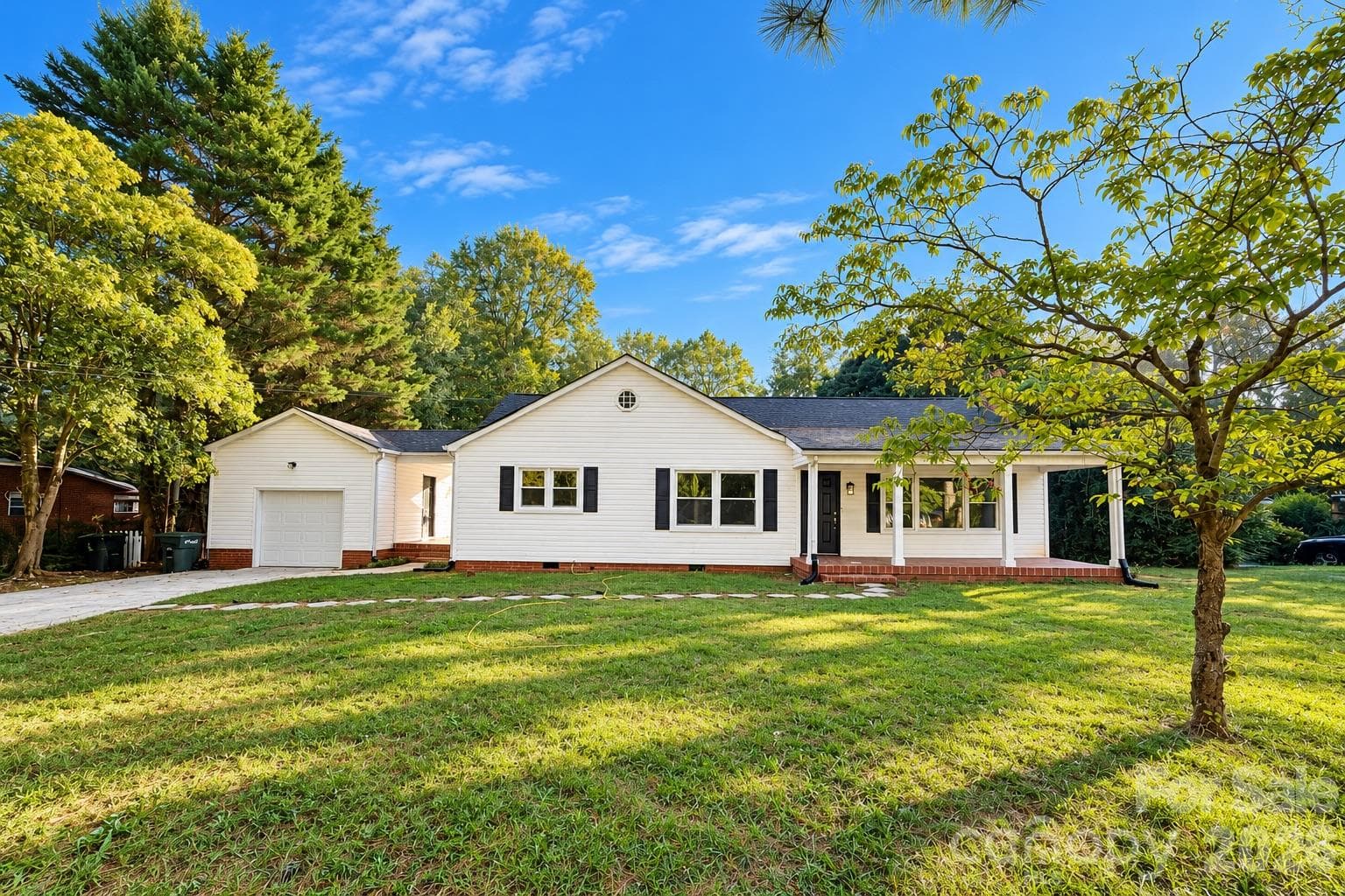 Single Family Residence at 103 S Westover Drive, Monroe, photo 2 of 25