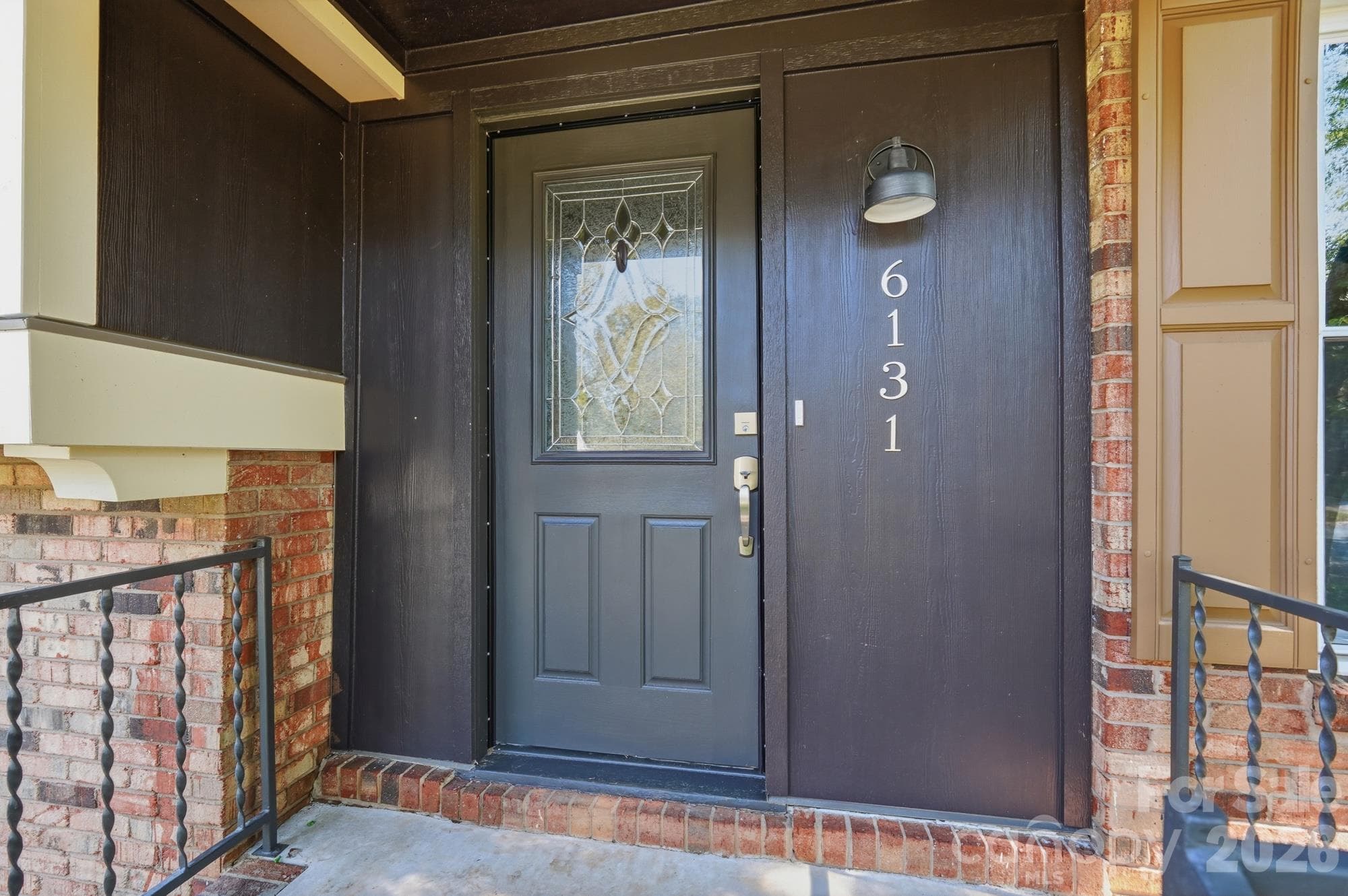 Single Family Residence at 6131 Coach Hill Lane, Charlotte, photo 4 of 43
