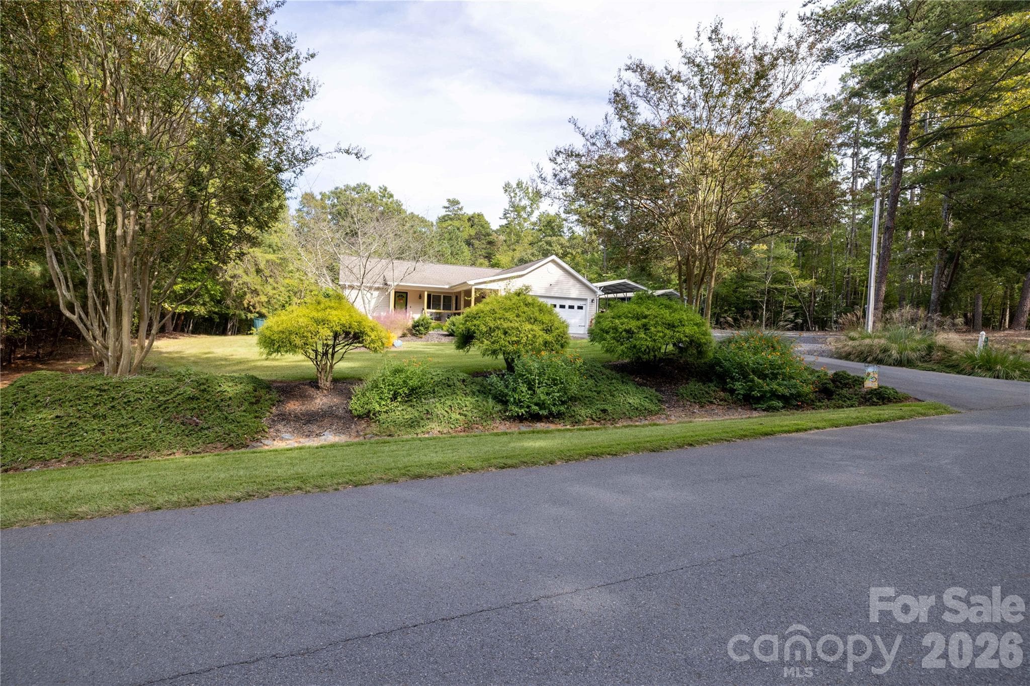 Single Family Residence at 571 Newport Drive, Mount Gilead, photo 5 of 51