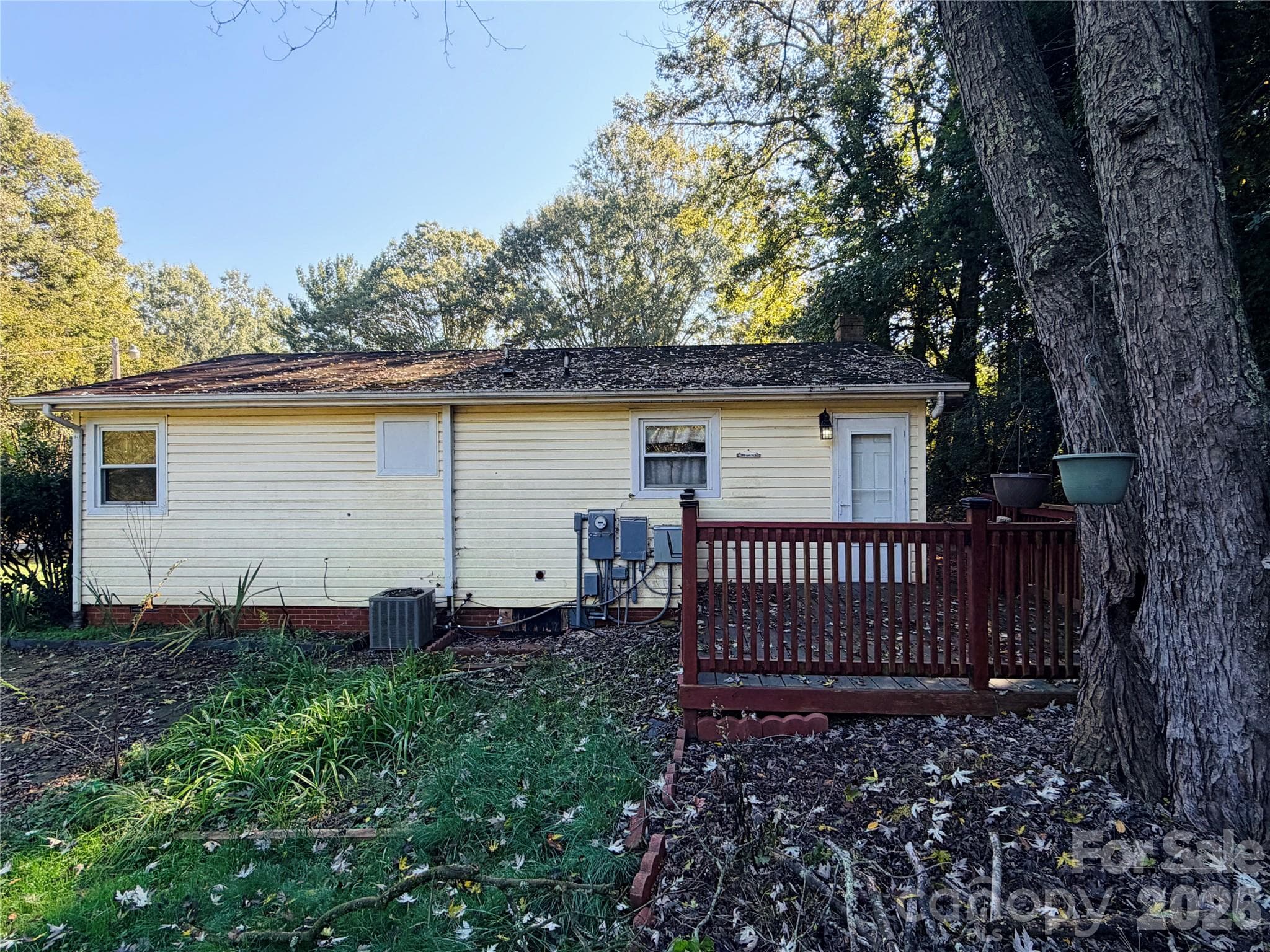 Single Family Residence at 586 Shiloh Road, Statesville, photo 3 of 18