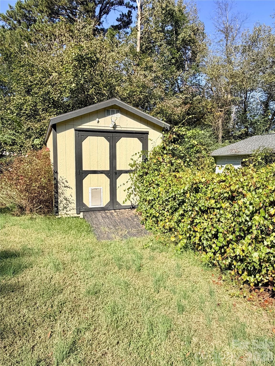 Single Family Residence at 586 Shiloh Road, Statesville, photo 6 of 18