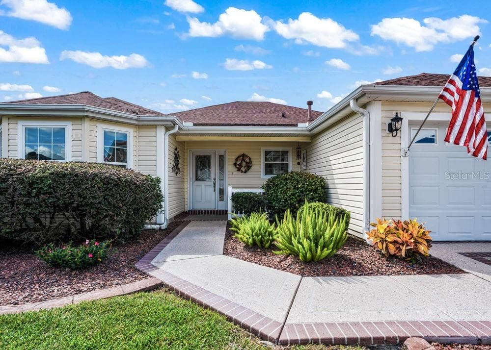 Single Family Residence at 17972 SE 88TH CASCADE CT, THE VILLAGES, photo 7 of 50