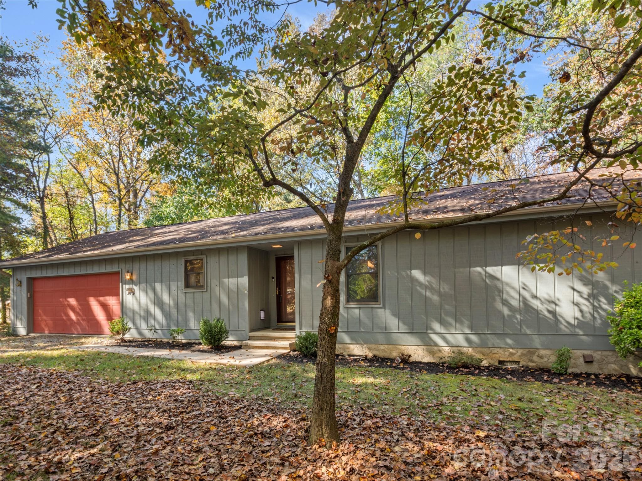 Single Family Residence at 45 Bearwallow Road, Hendersonville, photo 3 of 24