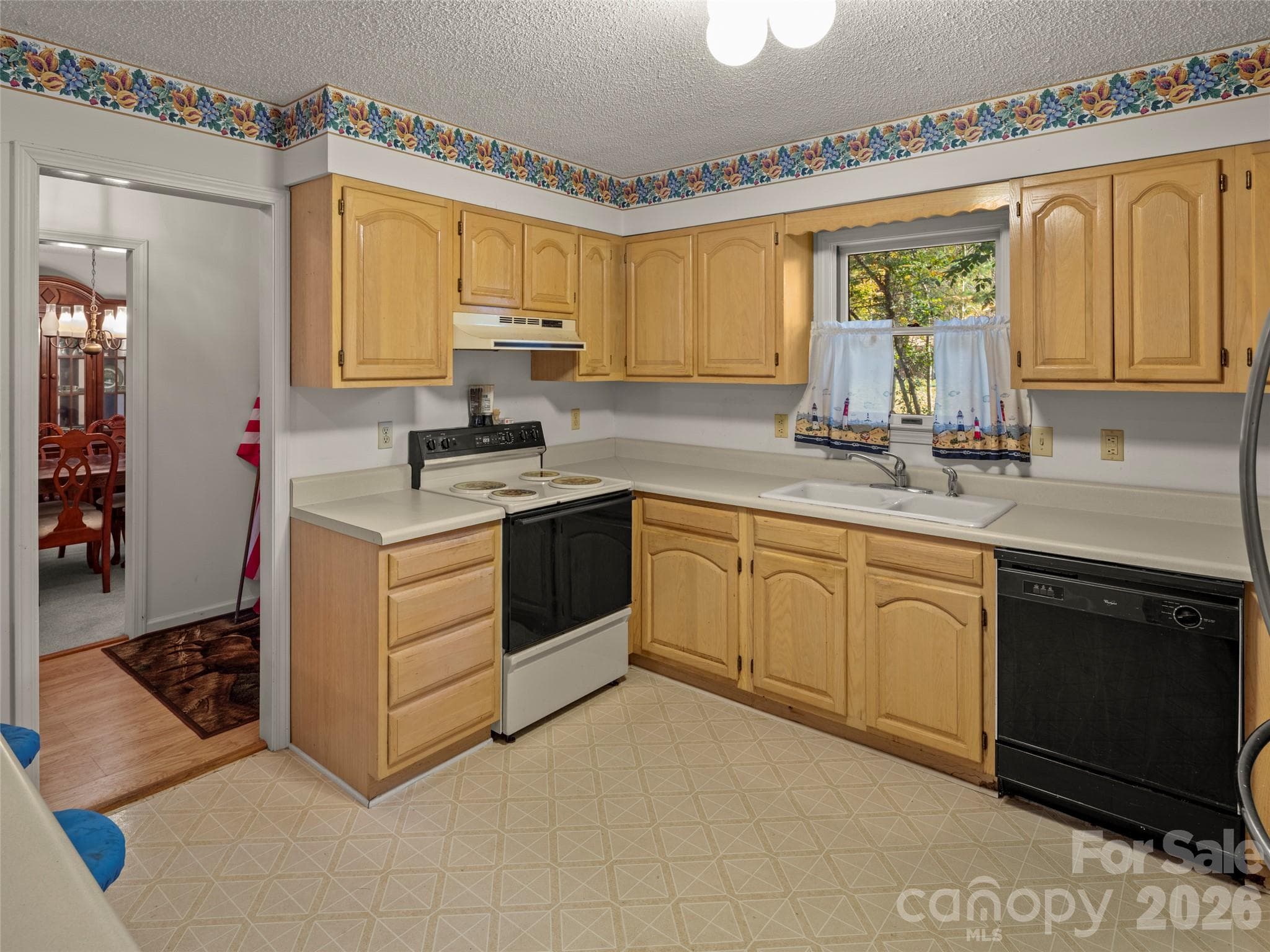 Single Family Residence at 45 Bearwallow Road, Hendersonville, photo 8 of 24