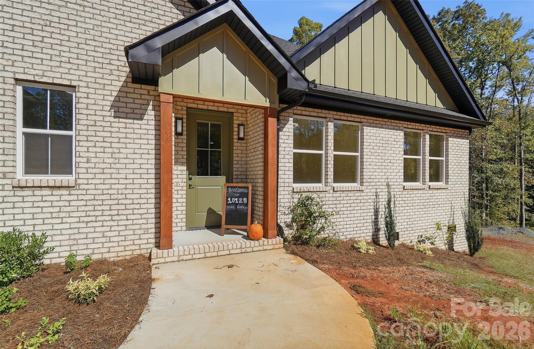 Single Family Residence at 10120 Mini Ranch Road, Waxhaw, photo 5 of 40