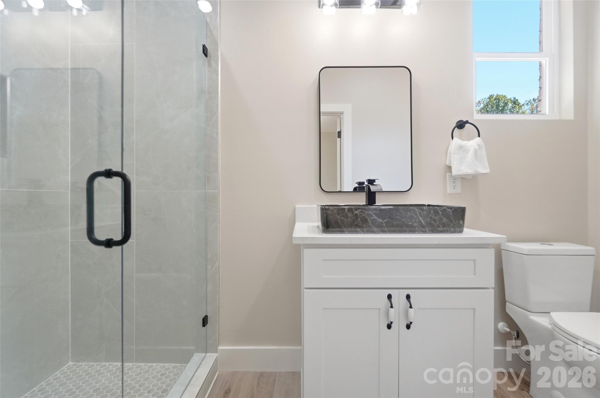 Second primary bathroom - 10120 Mini Ranch Road, Waxhaw