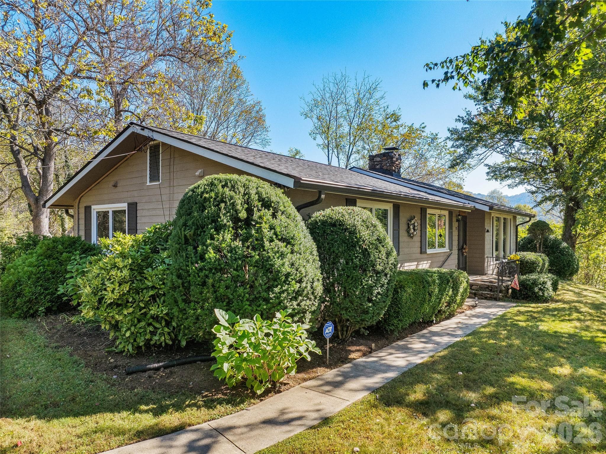 Single Family Residence at 115 Wild Cherry Road, Asheville, photo 14 of 38