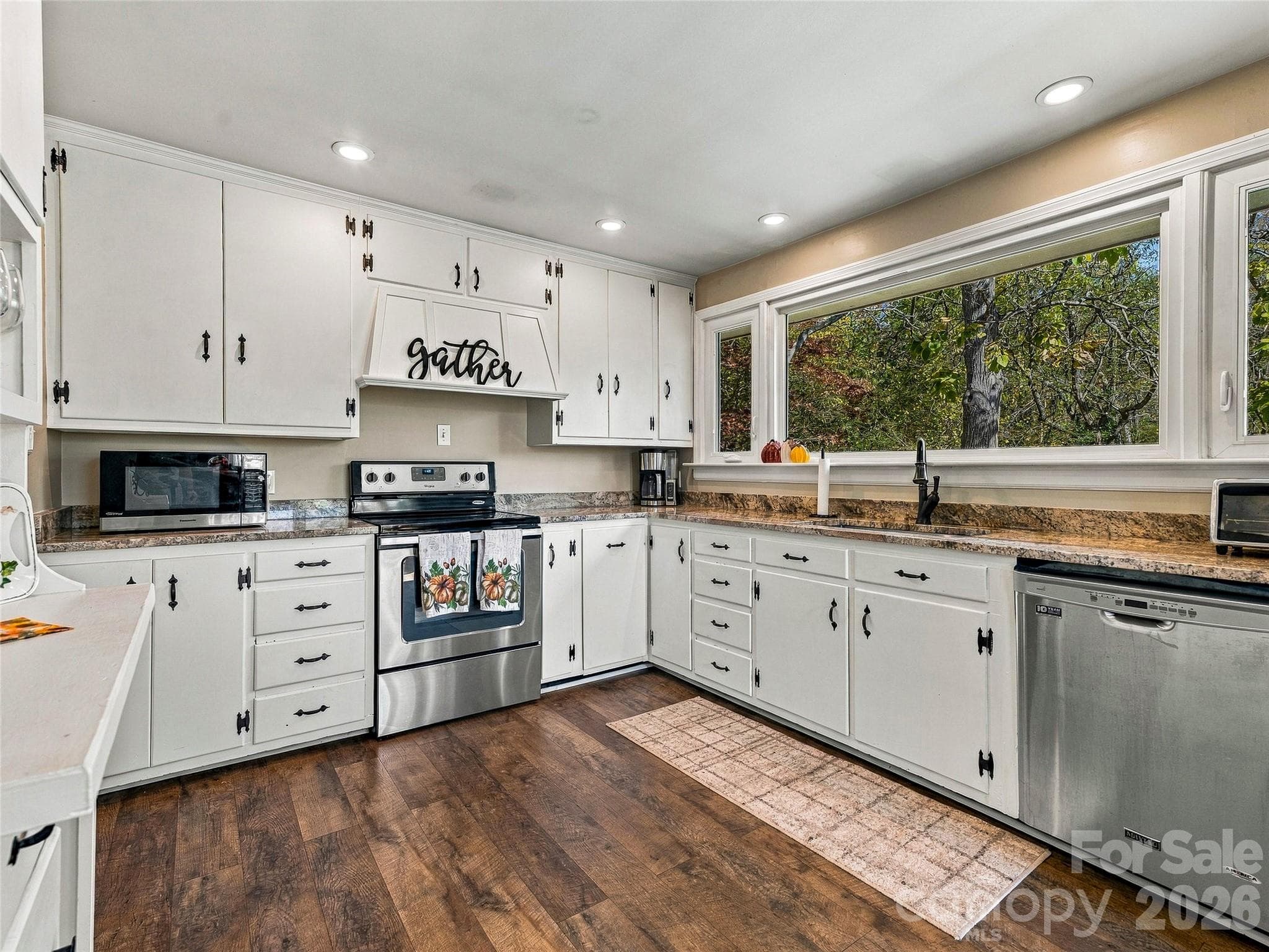Single Family Residence at 115 Wild Cherry Road, Asheville, photo 18 of 38