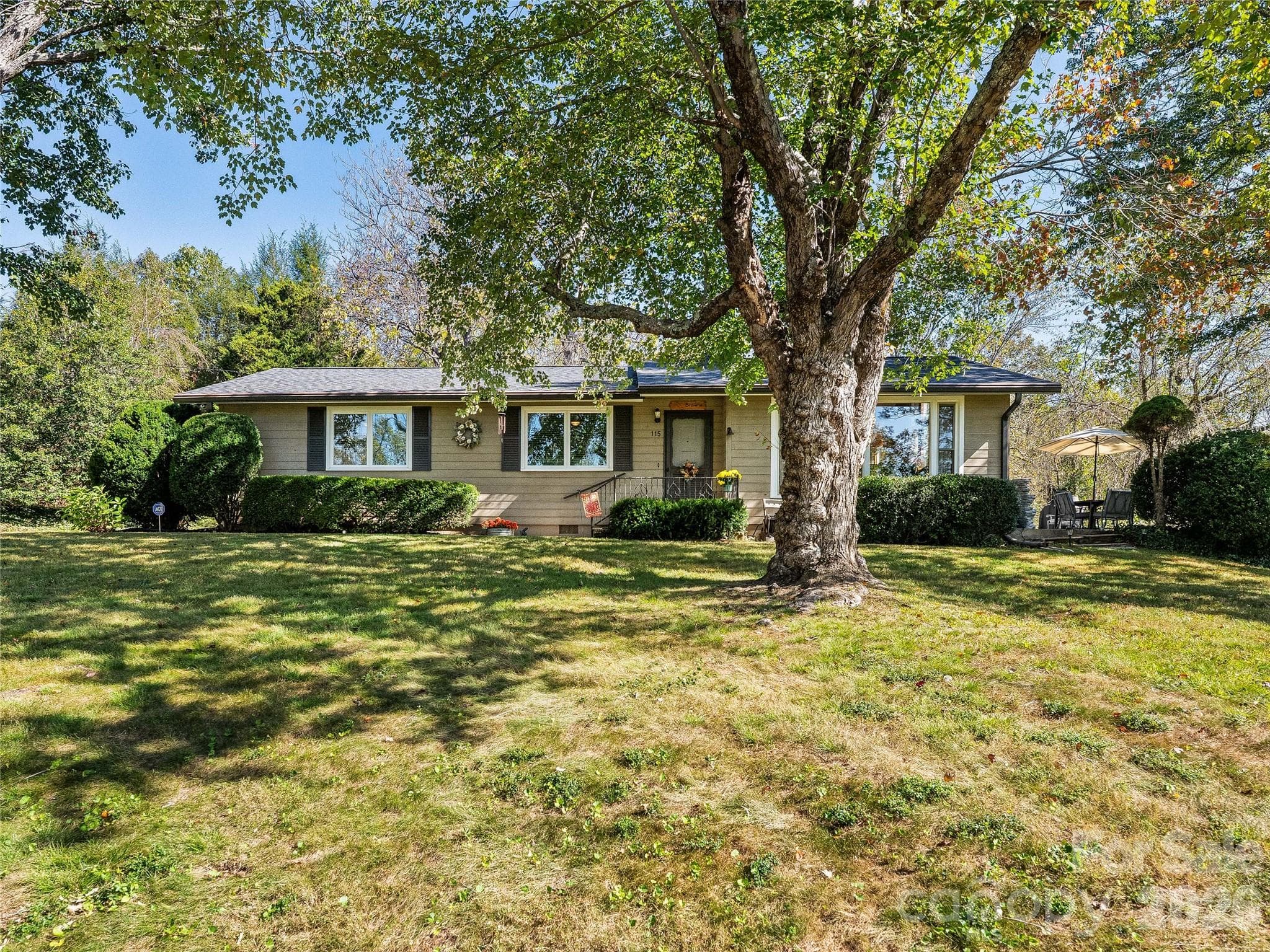 Single Family Residence at 115 Wild Cherry Road, Asheville, photo 33 of 38