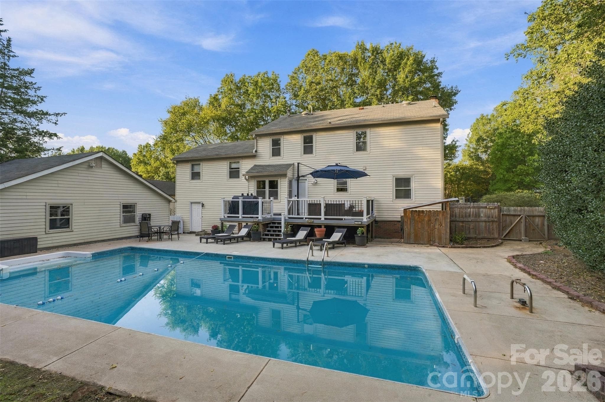 Single Family Residence at 4206 Foxmoor Drive, Charlotte, photo 46 of 48