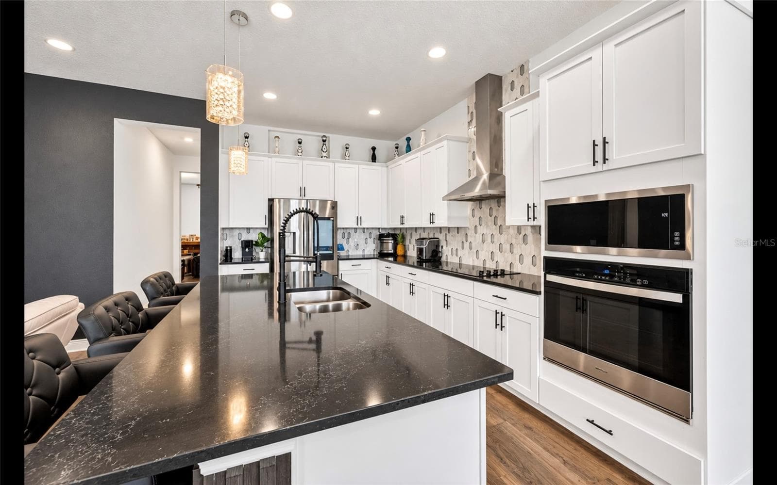 Single Family Residence at 19076 PLANETREE ST, ORLANDO, photo 5 of 36