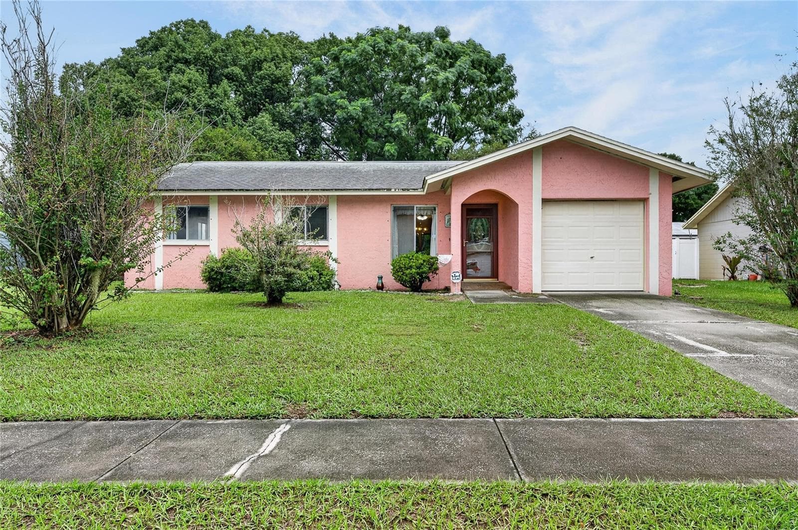 Single Family Residence at 332 BRANDYWINE DR, VALRICO, photo 2 of 38