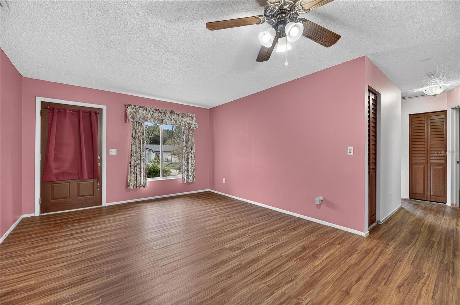 Single Family Residence at 332 BRANDYWINE DR, VALRICO, photo 5 of 38