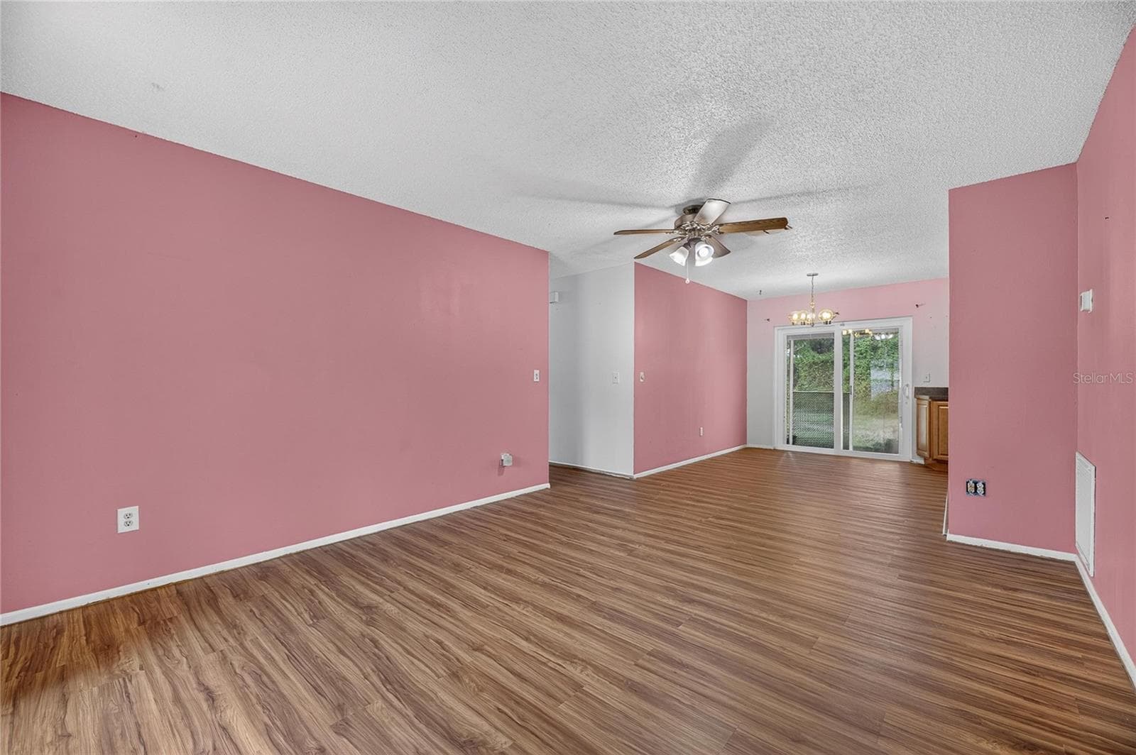 Single Family Residence at 332 BRANDYWINE DR, VALRICO, photo 8 of 38