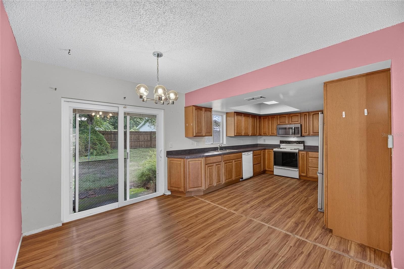 Single Family Residence at 332 BRANDYWINE DR, VALRICO, photo 9 of 38