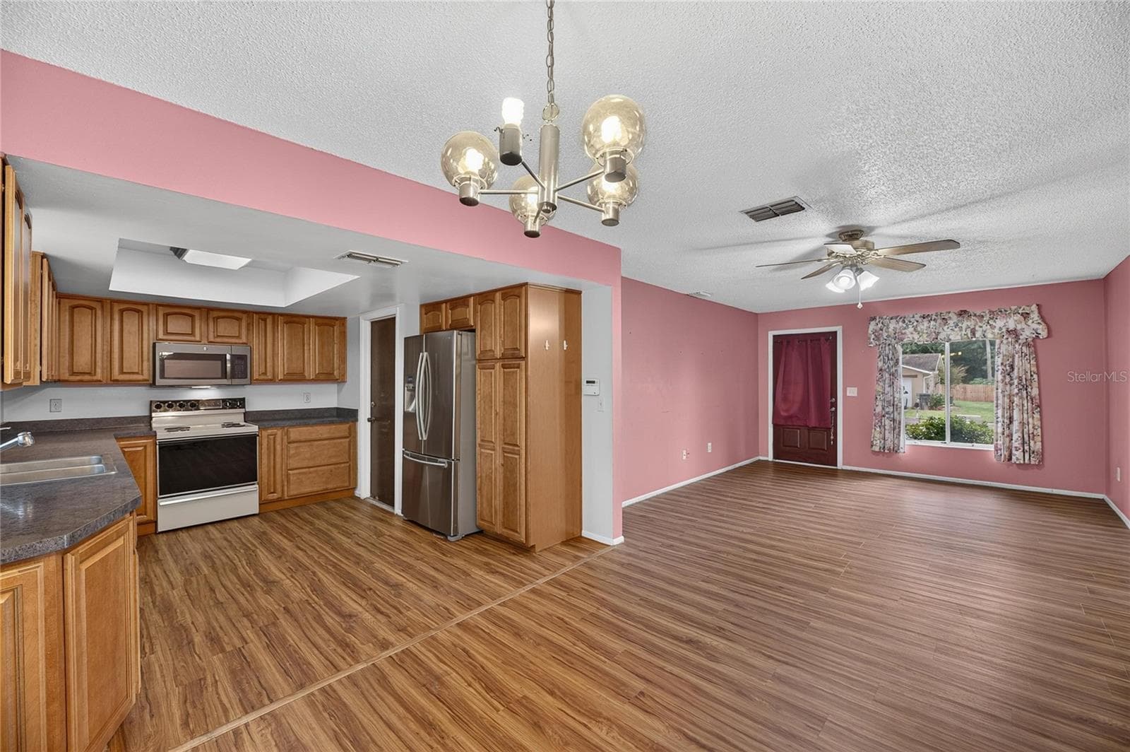 Single Family Residence at 332 BRANDYWINE DR, VALRICO, photo 10 of 38