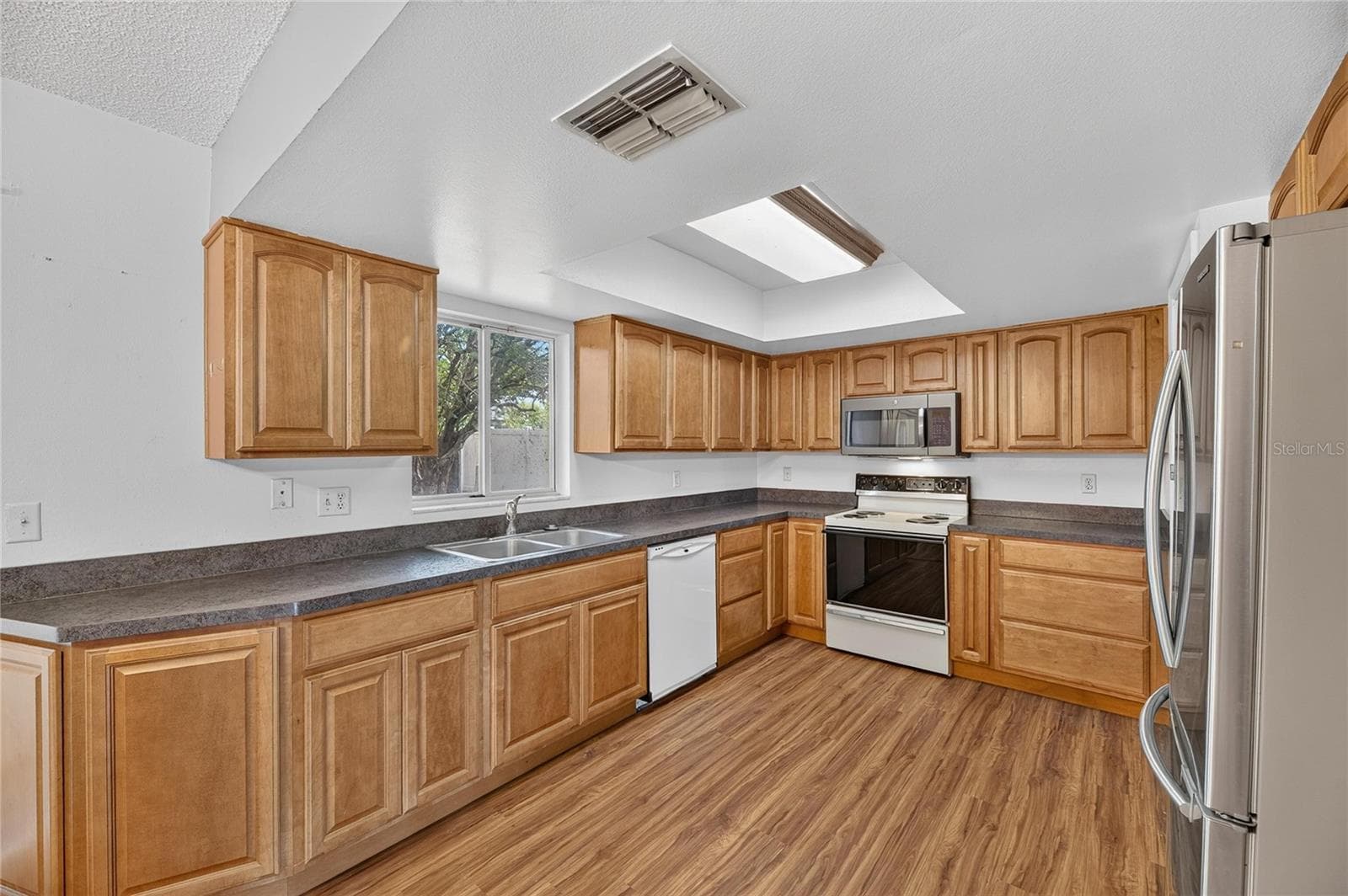 Single Family Residence at 332 BRANDYWINE DR, VALRICO, photo 12 of 38