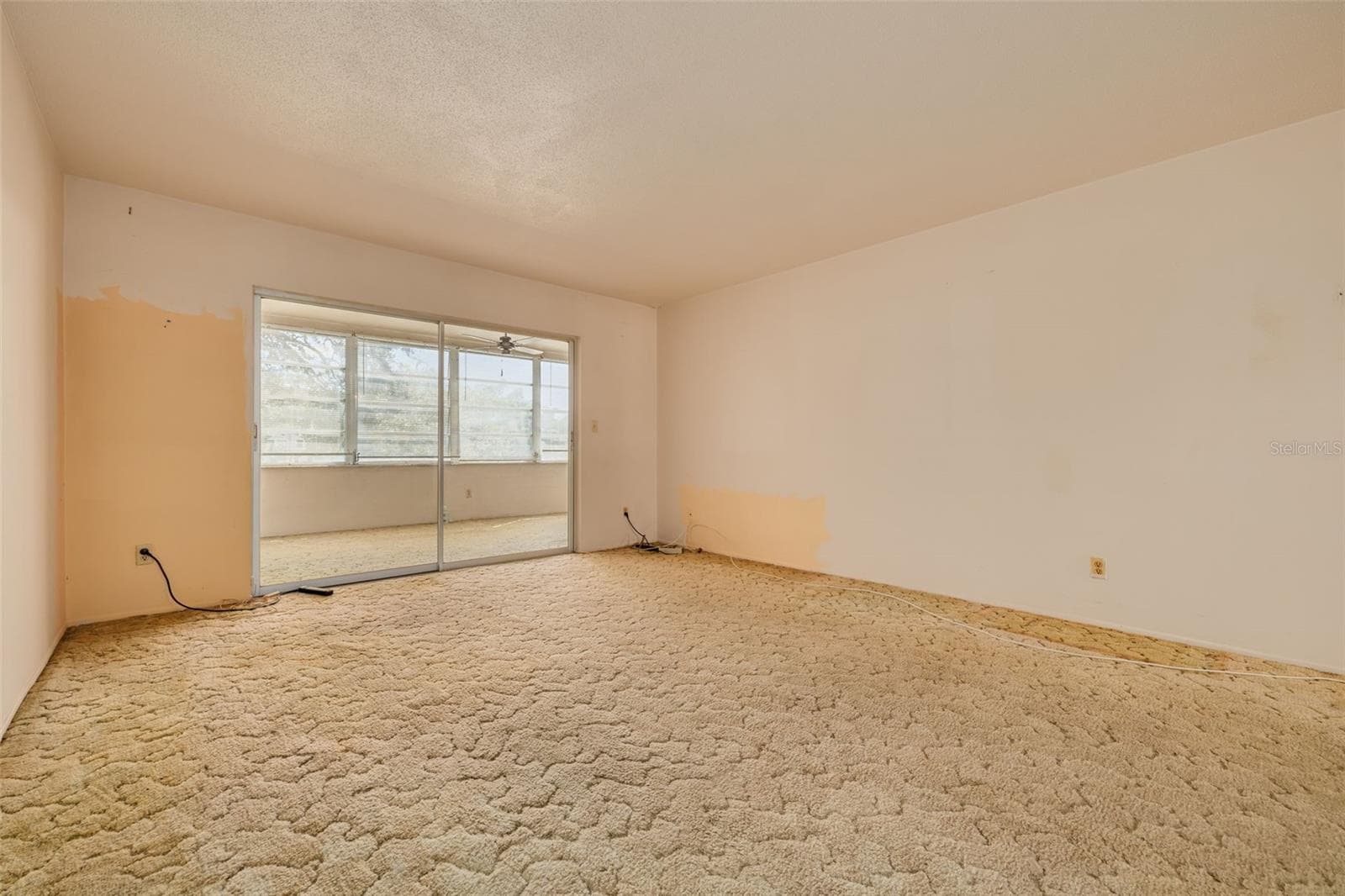 Living Area - 211 PASADENA AVE N #206, ST PETERSBURG