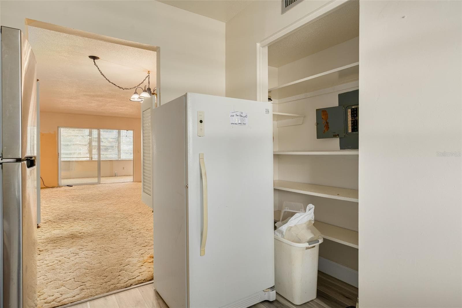 Kitchen/Pantry - 211 PASADENA AVE N #206, ST PETERSBURG