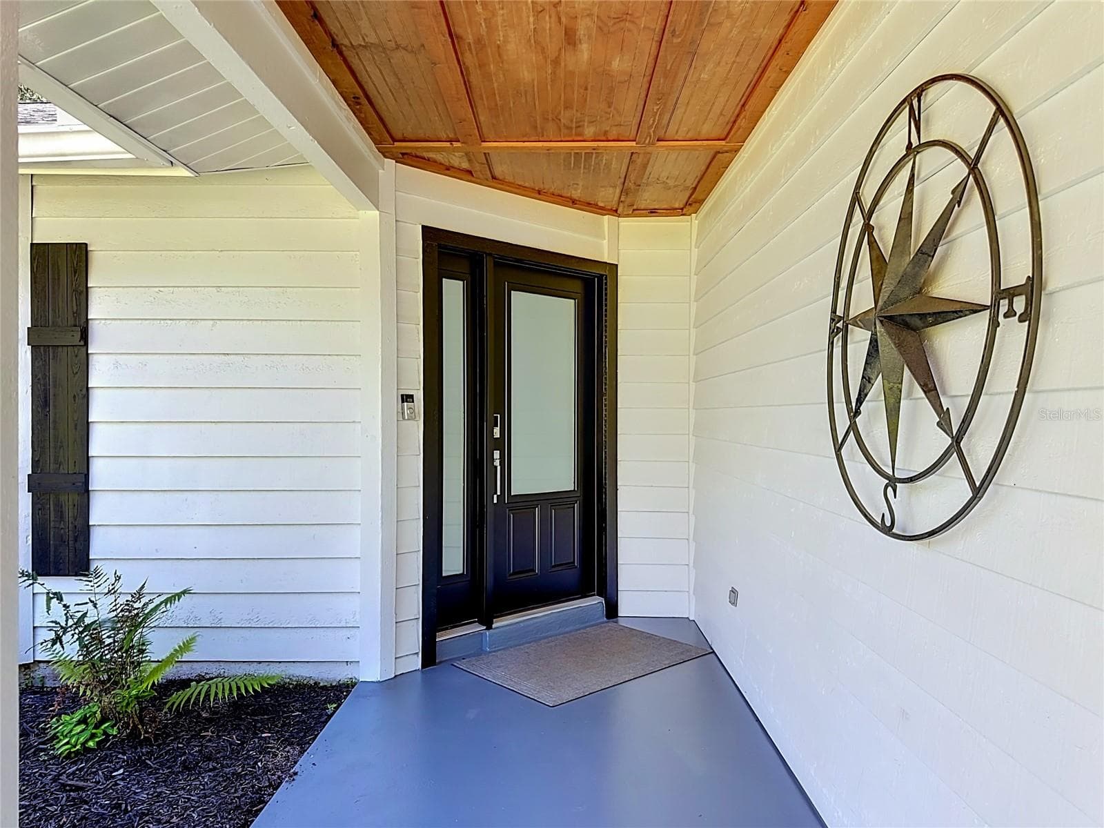 Single Family Residence at 1115 MILL RUN E, BRADENTON, photo 3 of 61