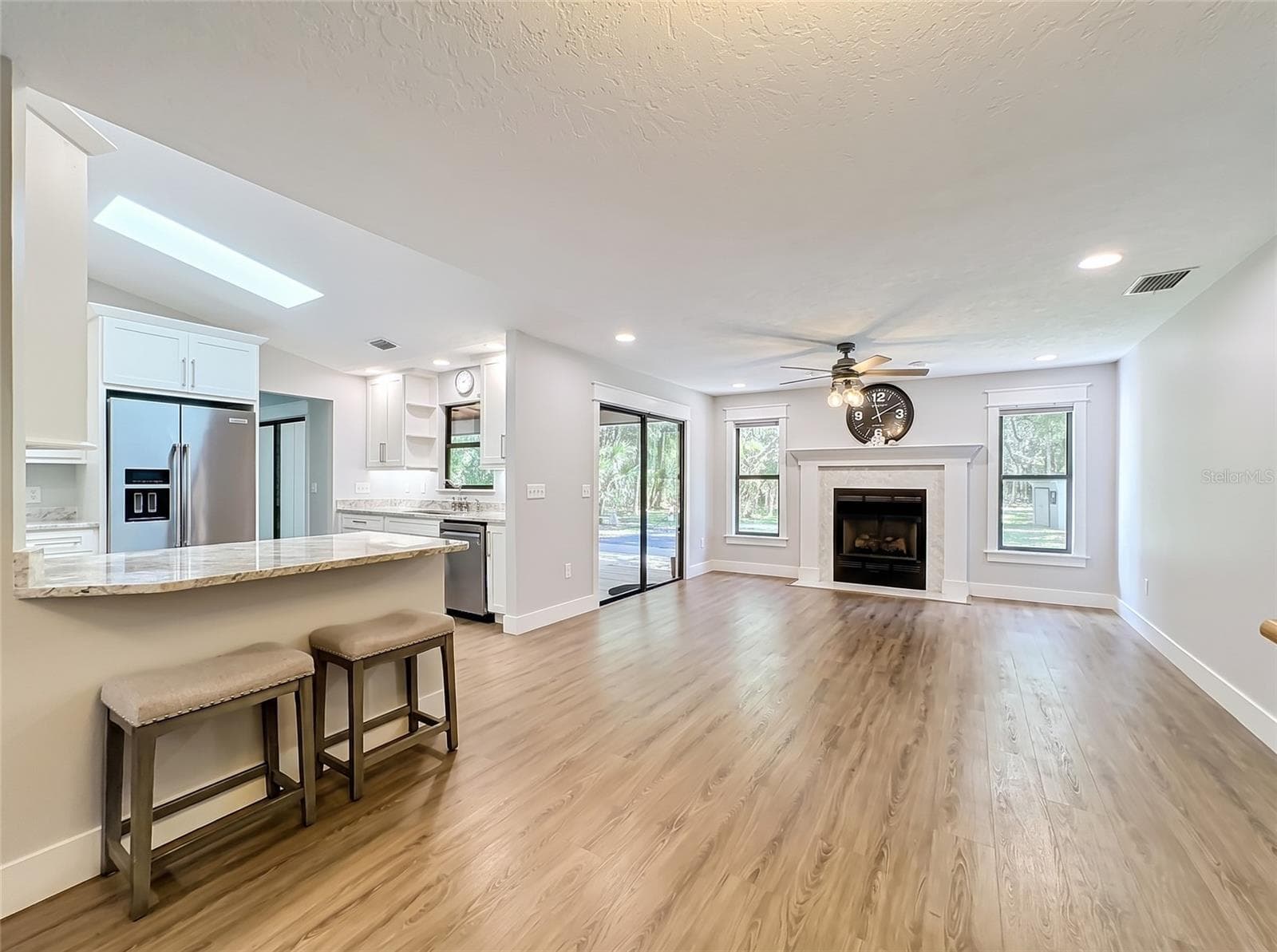 Single Family Residence at 1115 MILL RUN E, BRADENTON, photo 5 of 61