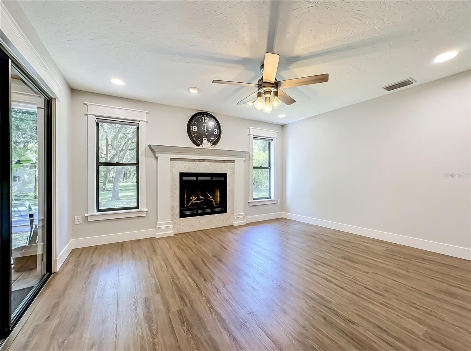 Single Family Residence at 1115 MILL RUN E, BRADENTON, photo 8 of 61